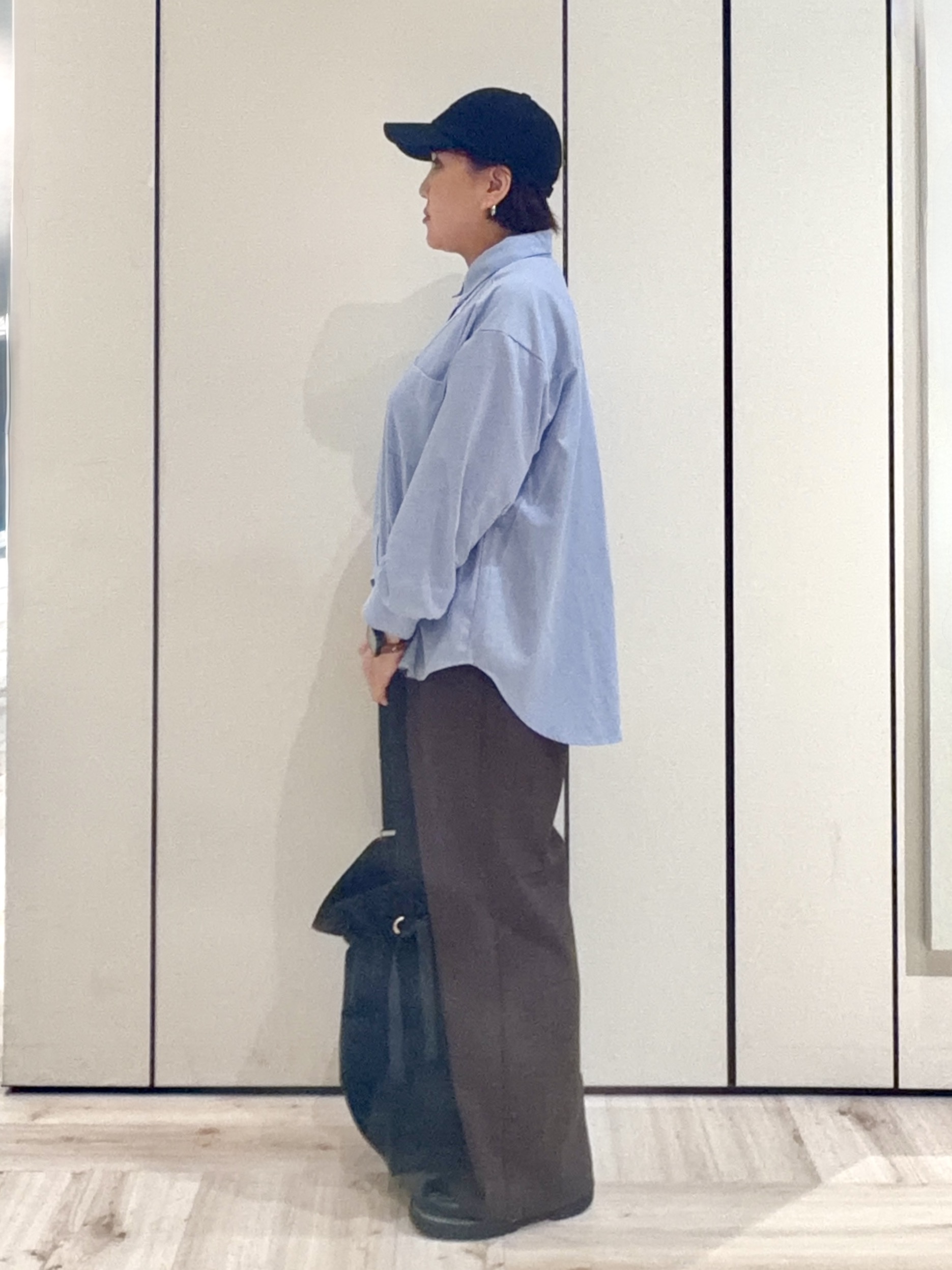 minさんの「SHOO･LA･RUE｜【洗濯後しわになりにくい/S-LL】気分で選ぶ 大人のデイリー使いに ベーシックシャツ」を使ったコーディネート