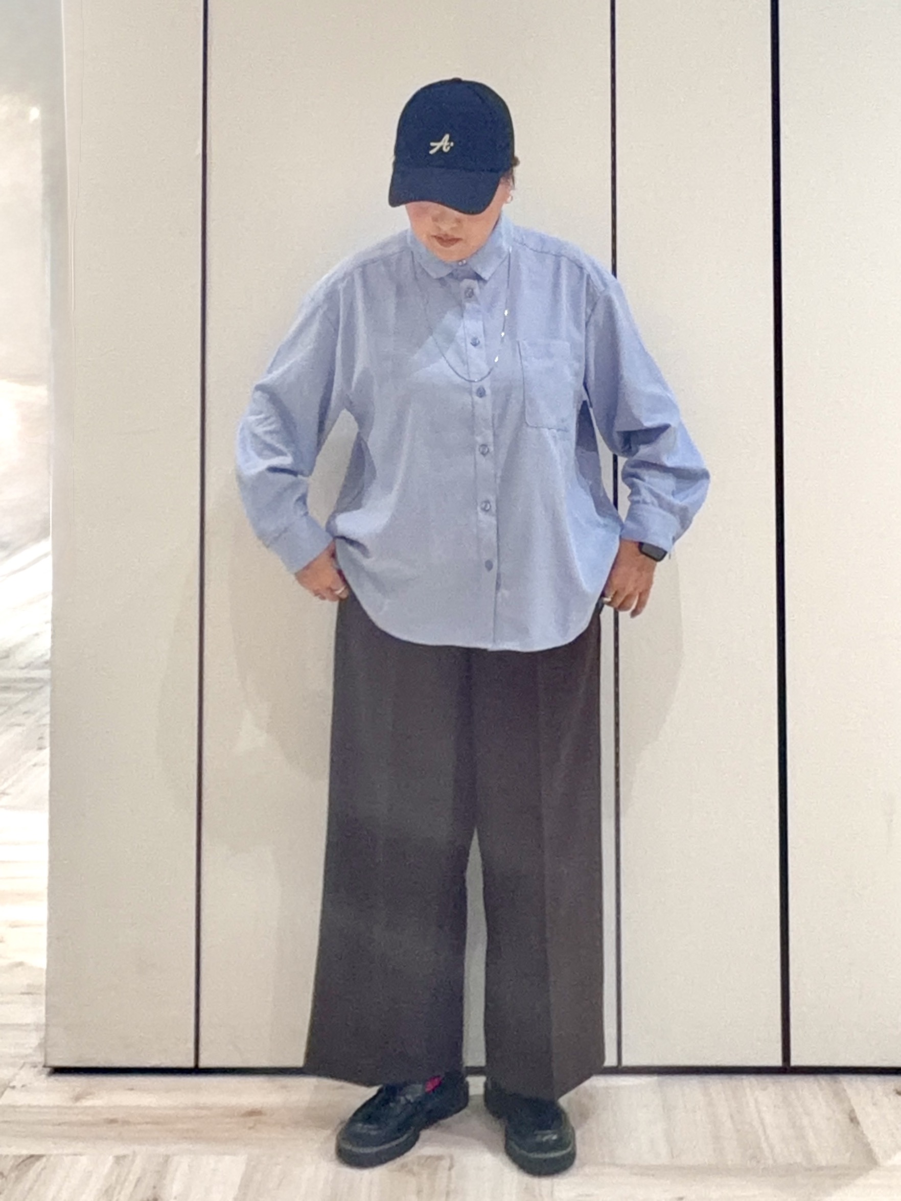 minさんの「SHOO･LA･RUE｜【洗濯後しわになりにくい/S-LL】気分で選ぶ 大人のデイリー使いに ベーシックシャツ」を使ったコーディネート