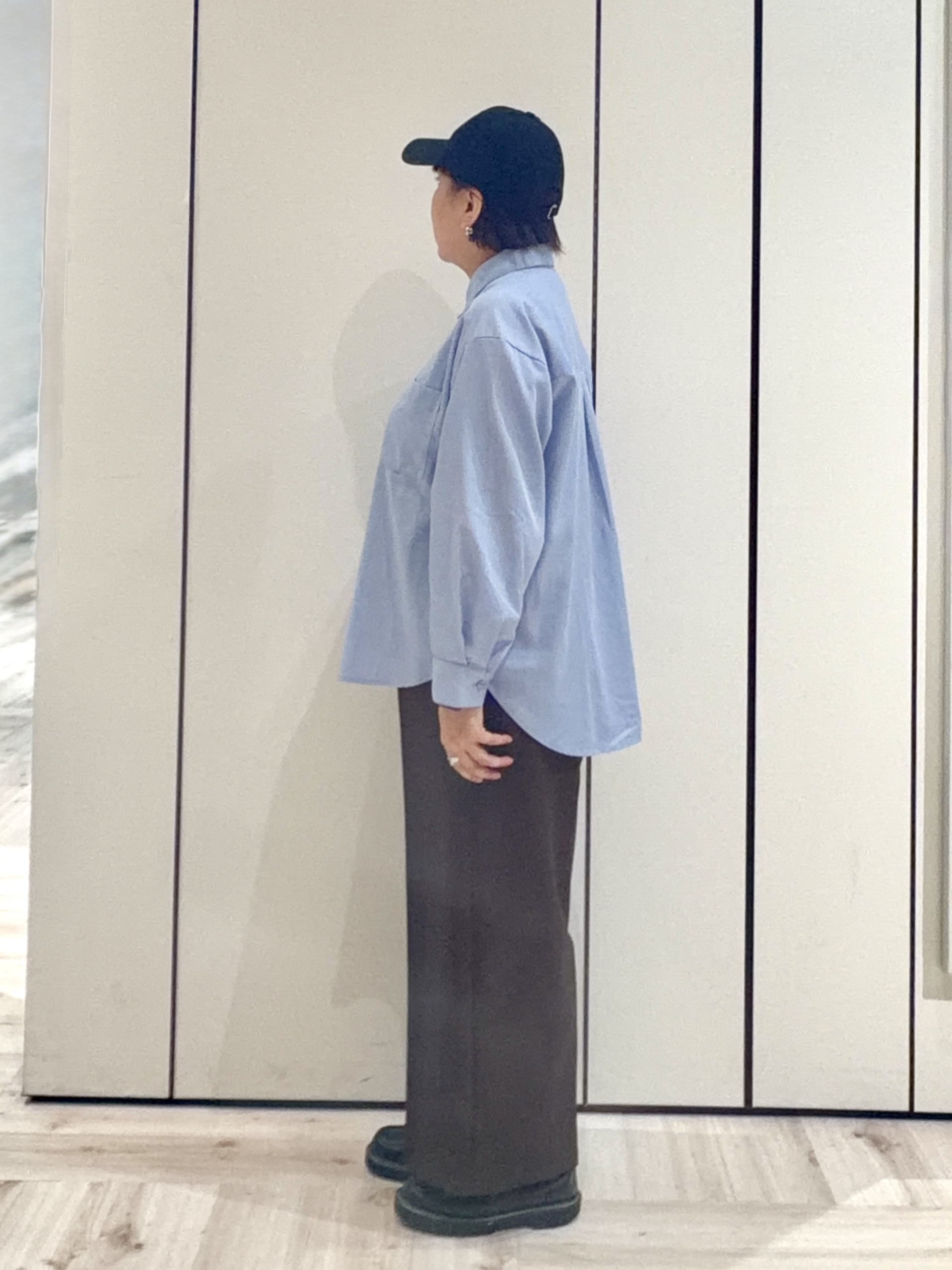 minさんの「SHOO･LA･RUE｜【洗濯後しわになりにくい/S-LL】気分で選ぶ 大人のデイリー使いに ベーシックシャツ」を使ったコーディネート