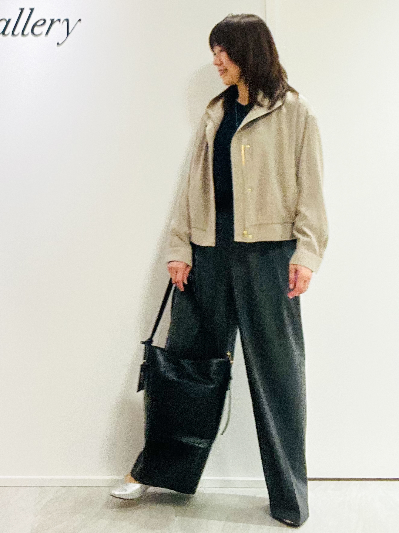 めいさんの「UNTITLED｜【顔周りすっきり/体型カバー】ドライタッチVネックニットプルオーバー」を使ったコーディネート