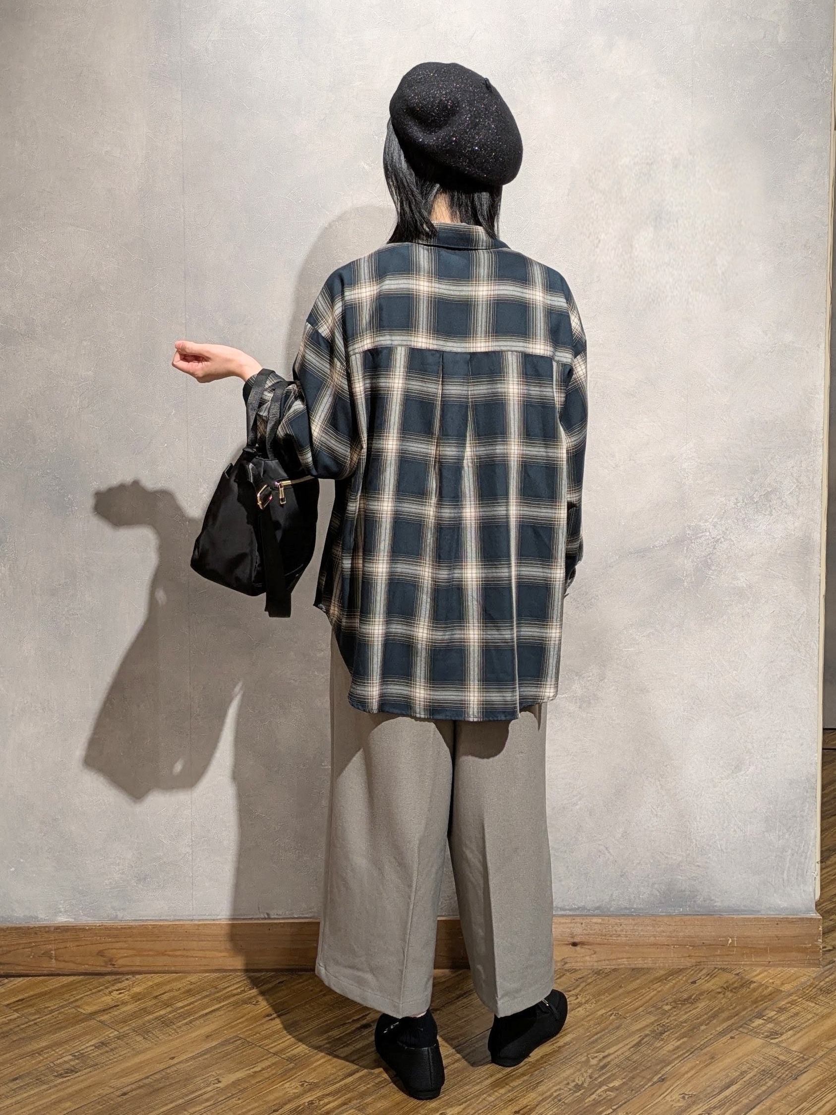 umeさんの「SHOO･LA･RUE｜【洗濯後しわになりにくい/S-LL】選べる6パターン 羽織としても活躍する ベーシックシャツ」を使ったコーディネート