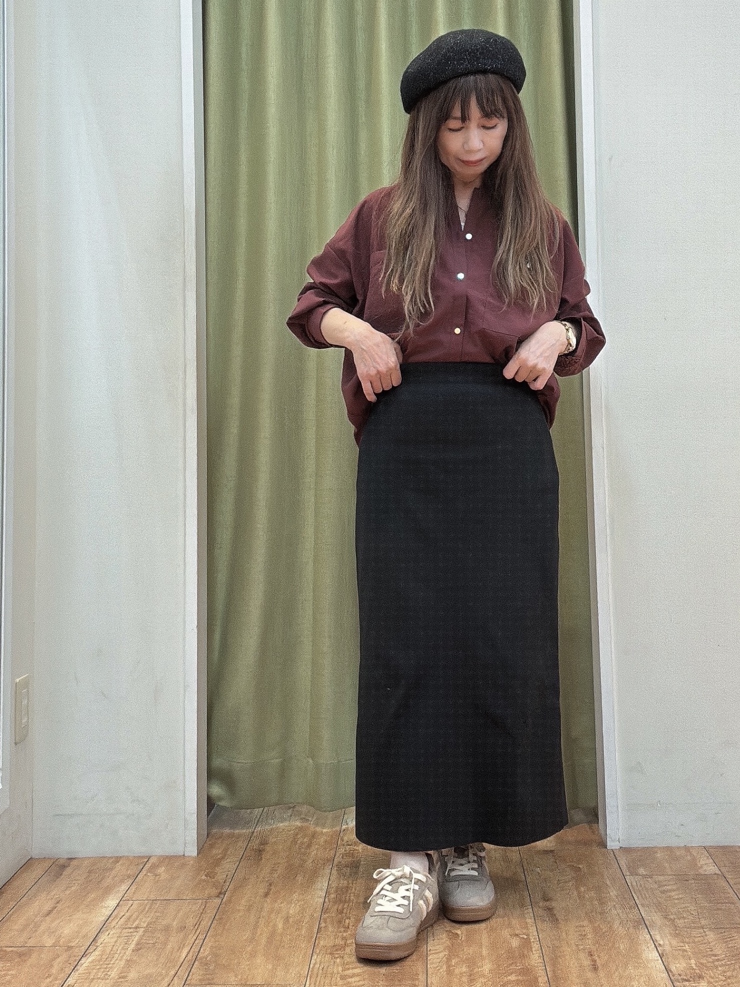 えみりんさんの「SHOO･LA･RUE｜【洗濯後しわになりにくい/S-LL】こなれ見え ゆるっと キーネック金ボタンポケットシャツ」を使ったコーディネート