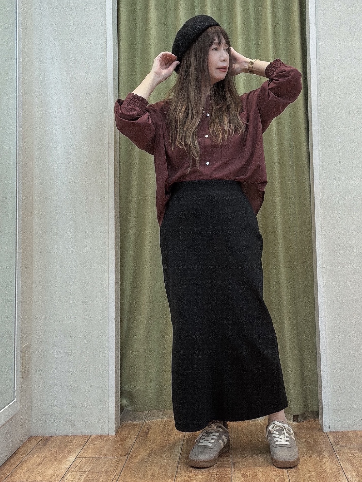 えみりんさんの「SHOO･LA･RUE｜【洗濯後しわになりにくい/S-LL】こなれ見え ゆるっと キーネック金ボタンポケットシャツ」を使ったコーディネート