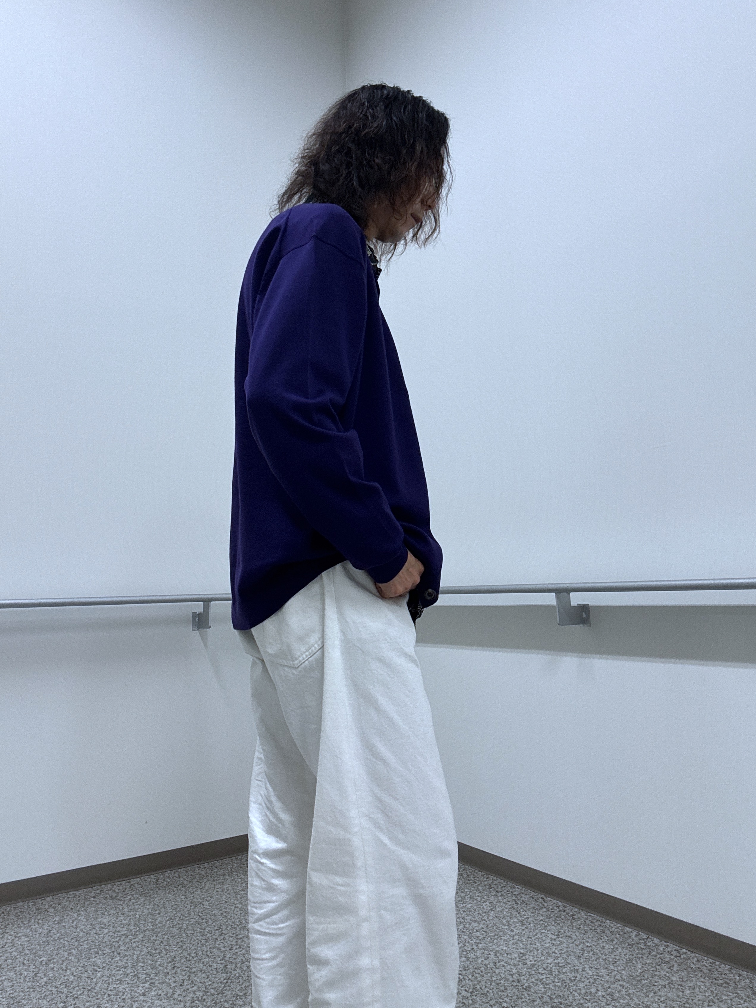 おーのさんの「TAKEO KIKUCHI｜アンチピリング ニット カーディガン」を使ったコーディネート