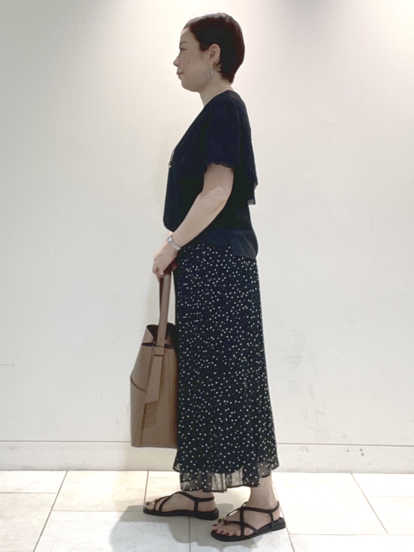 フミさんの「Reflect｜【通勤◎】スカラップレーススリーブ ブラウス」を使ったコーディネート