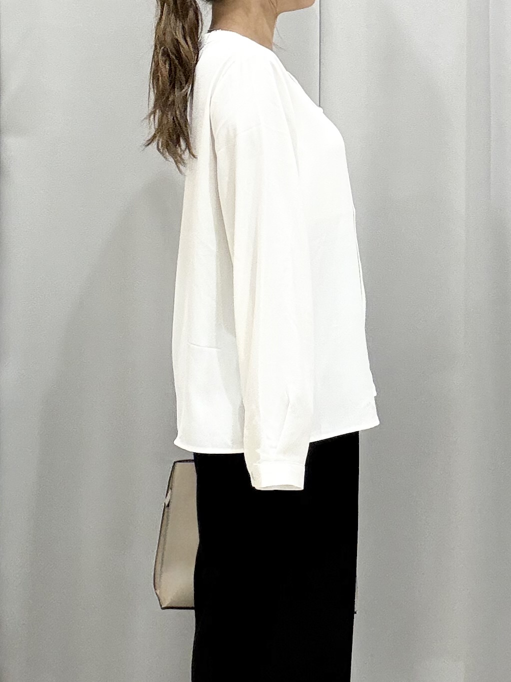 shioさんの「SHOO･LA･RUE｜【洗濯機可/S-LL】マルチボタンが品よく映えるカーディガン」を使ったコーディネート