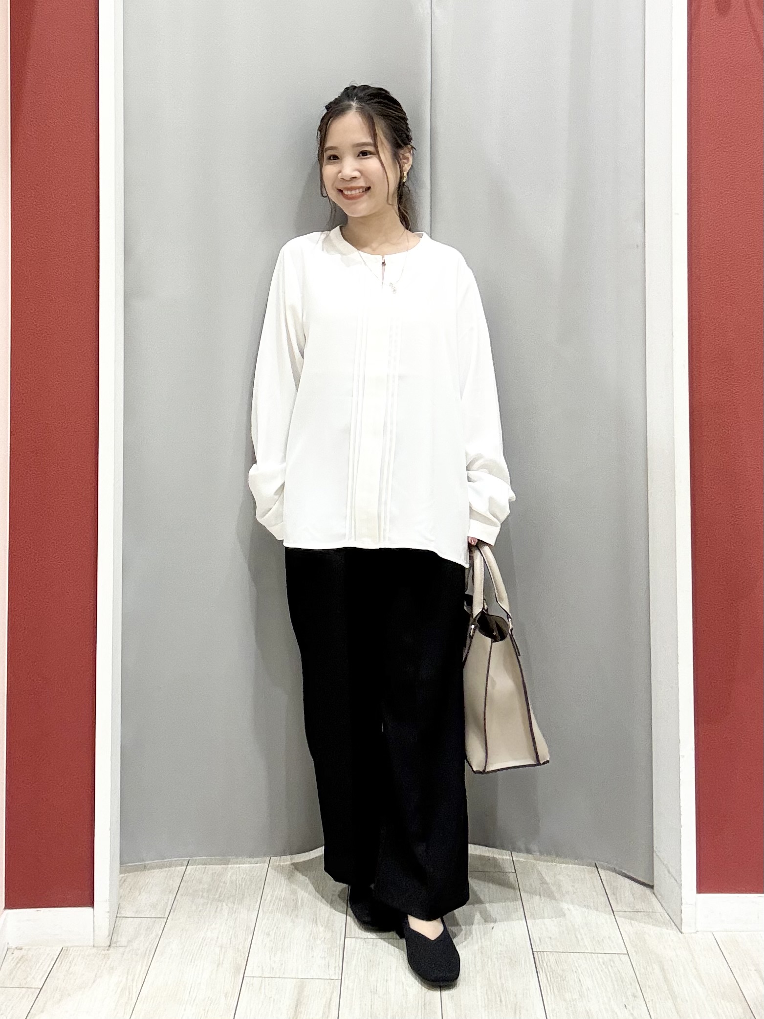 shioさんの「SHOO･LA･RUE｜【洗濯機可/S-LL】マルチボタンが品よく映えるカーディガン」を使ったコーディネート