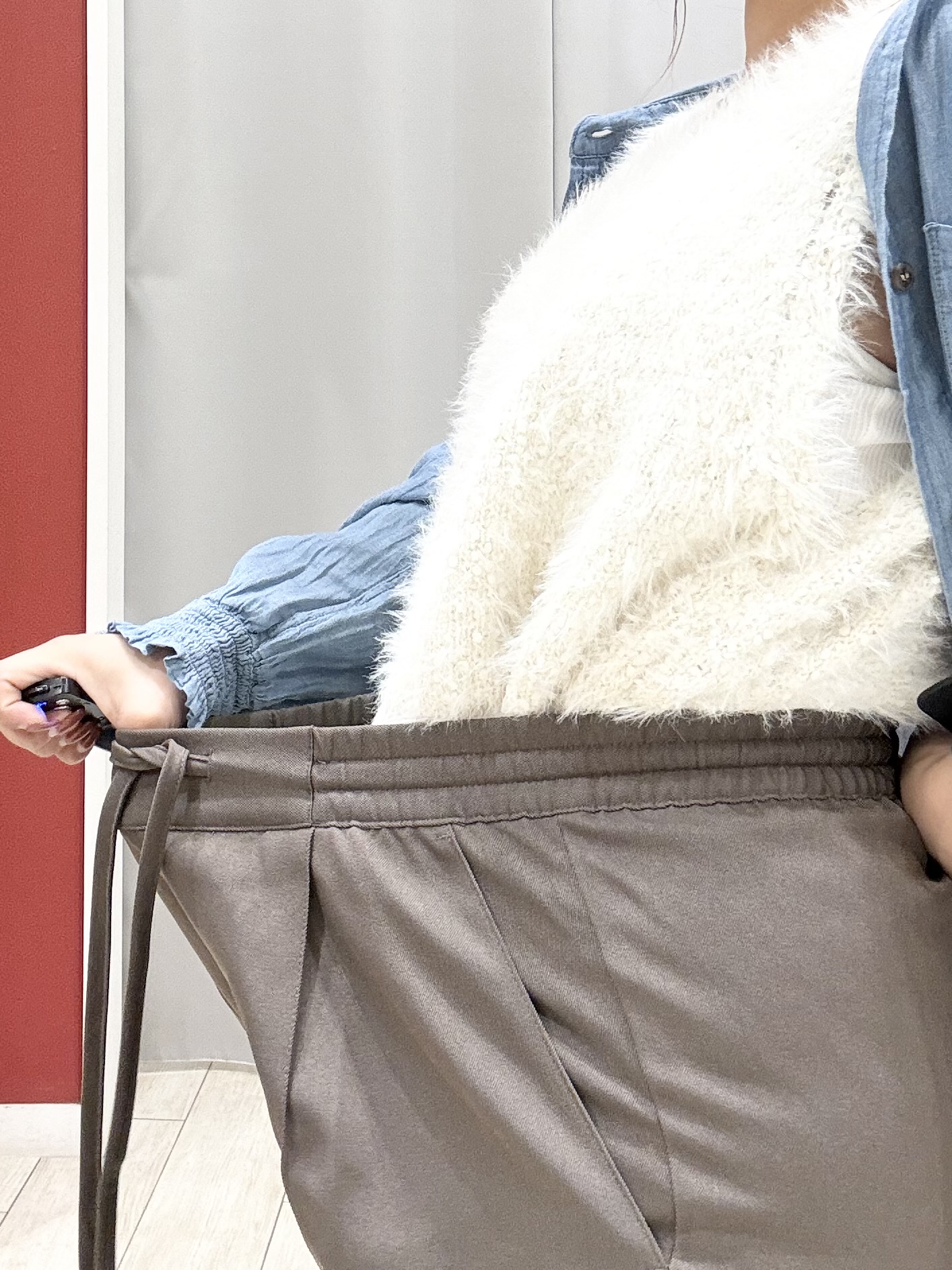 shioさんの「SHOO･LA･RUE｜【綿100%/UV/S-LL/体型カバー】ヒップが隠せる やわらかデニムシャツ」を使ったコーディネート