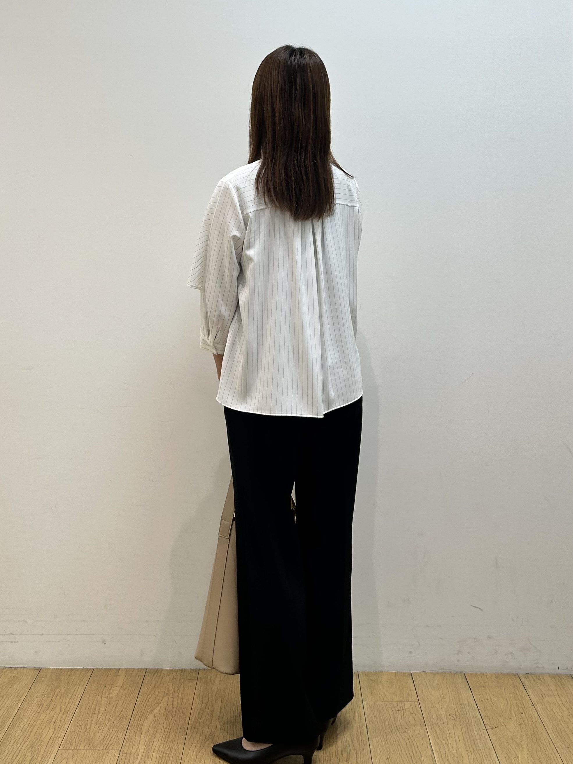 kozueさんの「INDIVI｜【羽織りにも！/UVケア/着る日傘】ケープ風ブラウス」を使ったコーディネート