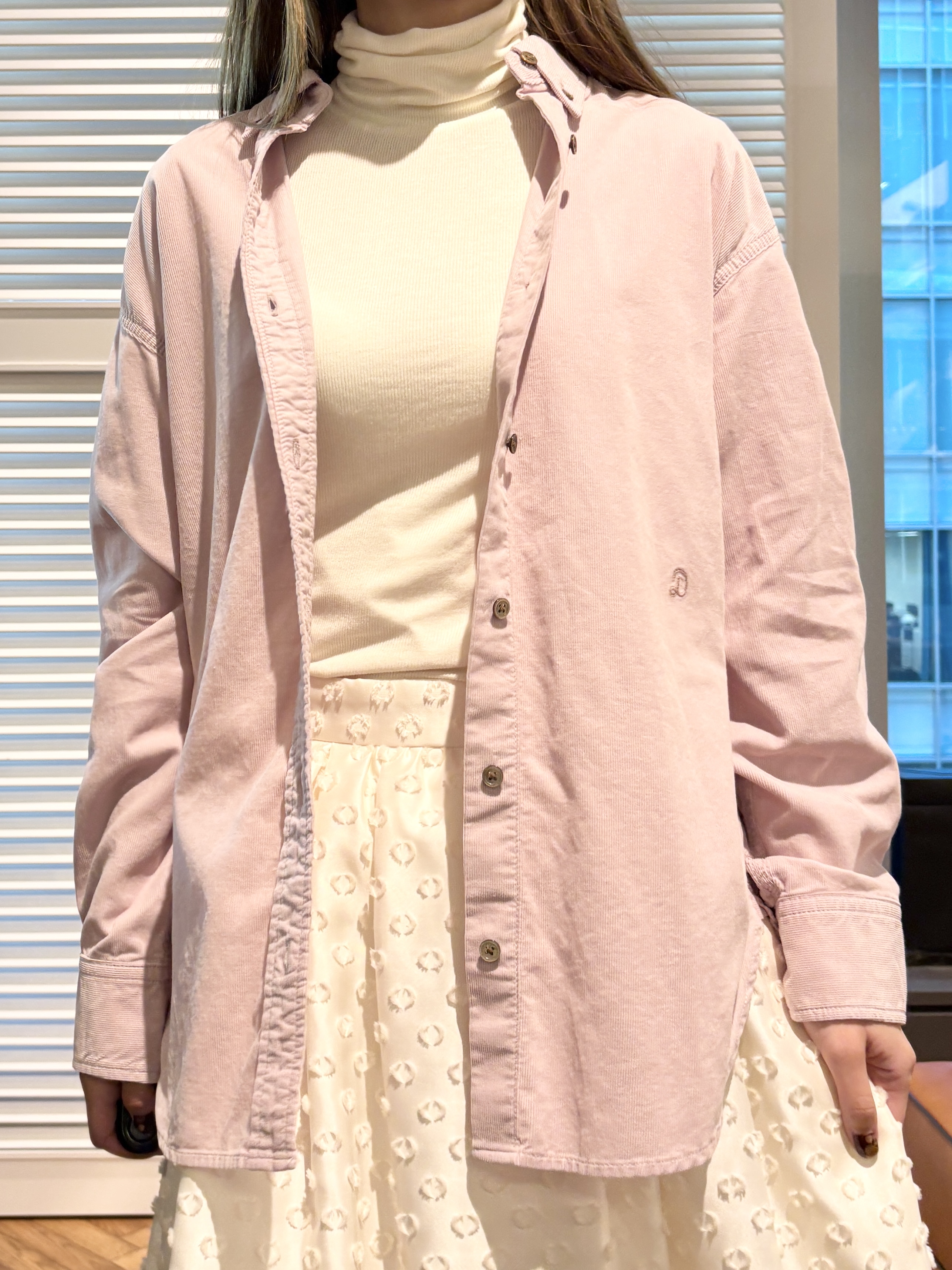 清水夏姫さんの「DRESSTERIOR｜ホカウル タートルネック」を使ったコーディネート