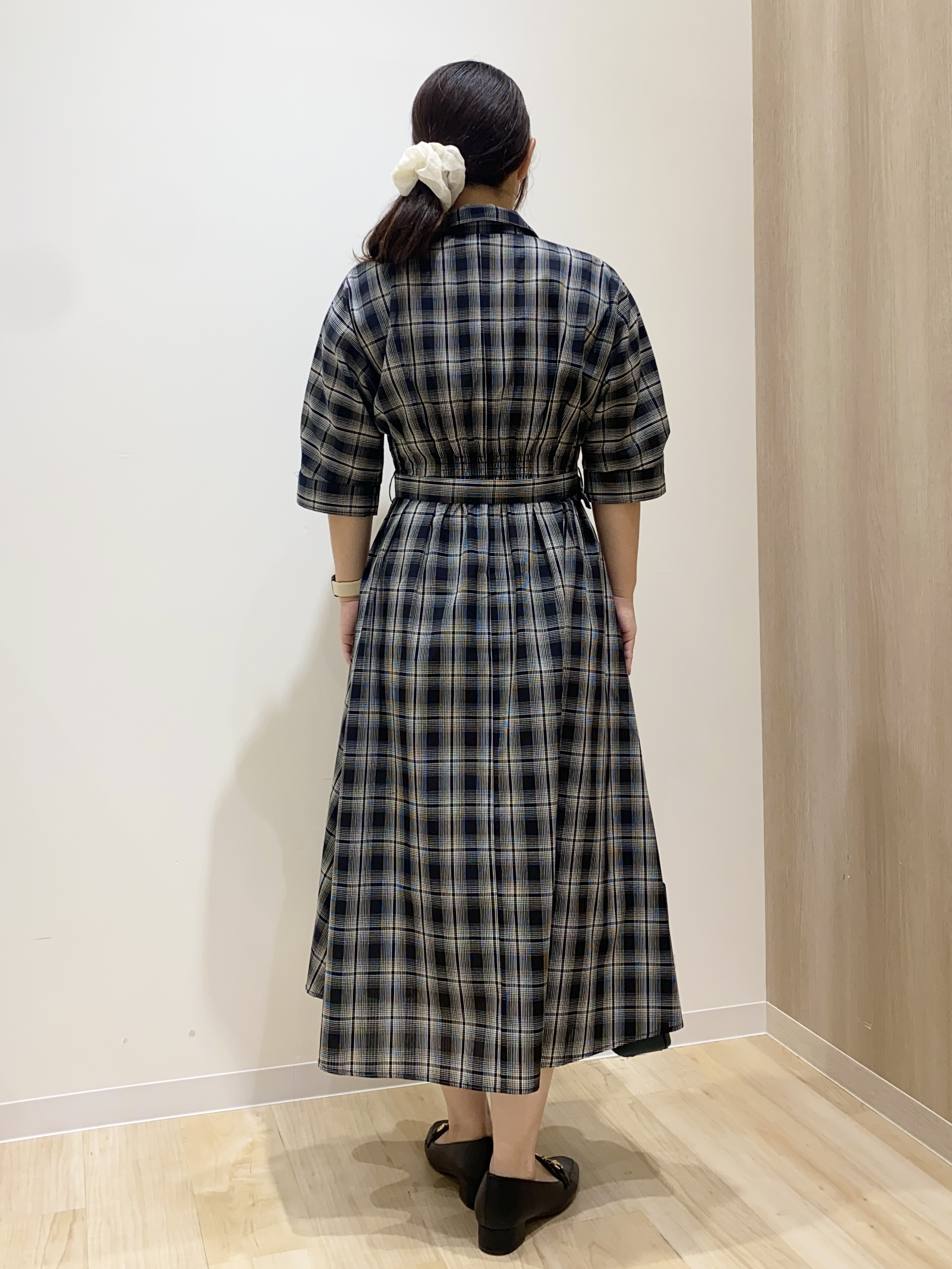 HANAさんの「grove｜チェック柄ベルト付シャツワンピース」を使ったコーディネート