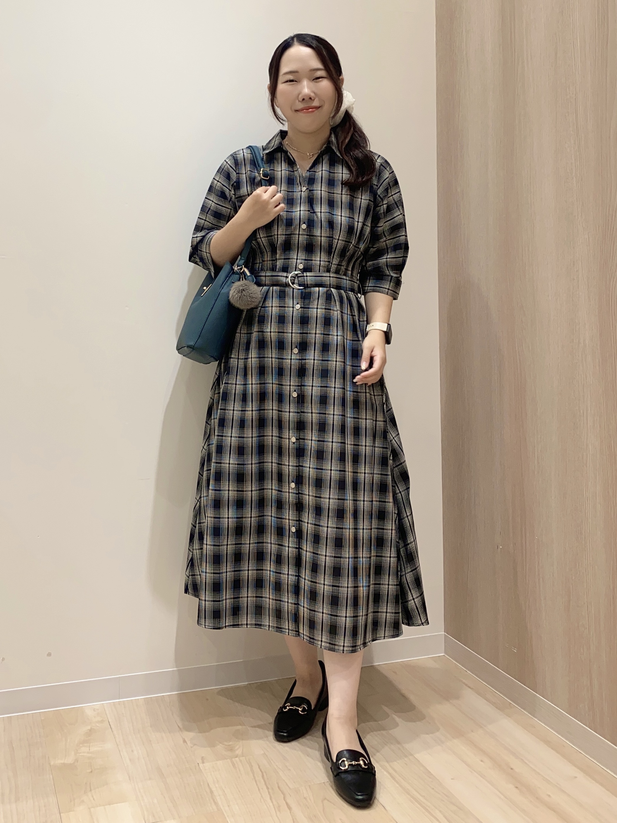 HANAさんの「grove｜チェック柄ベルト付シャツワンピース」を使ったコーディネート