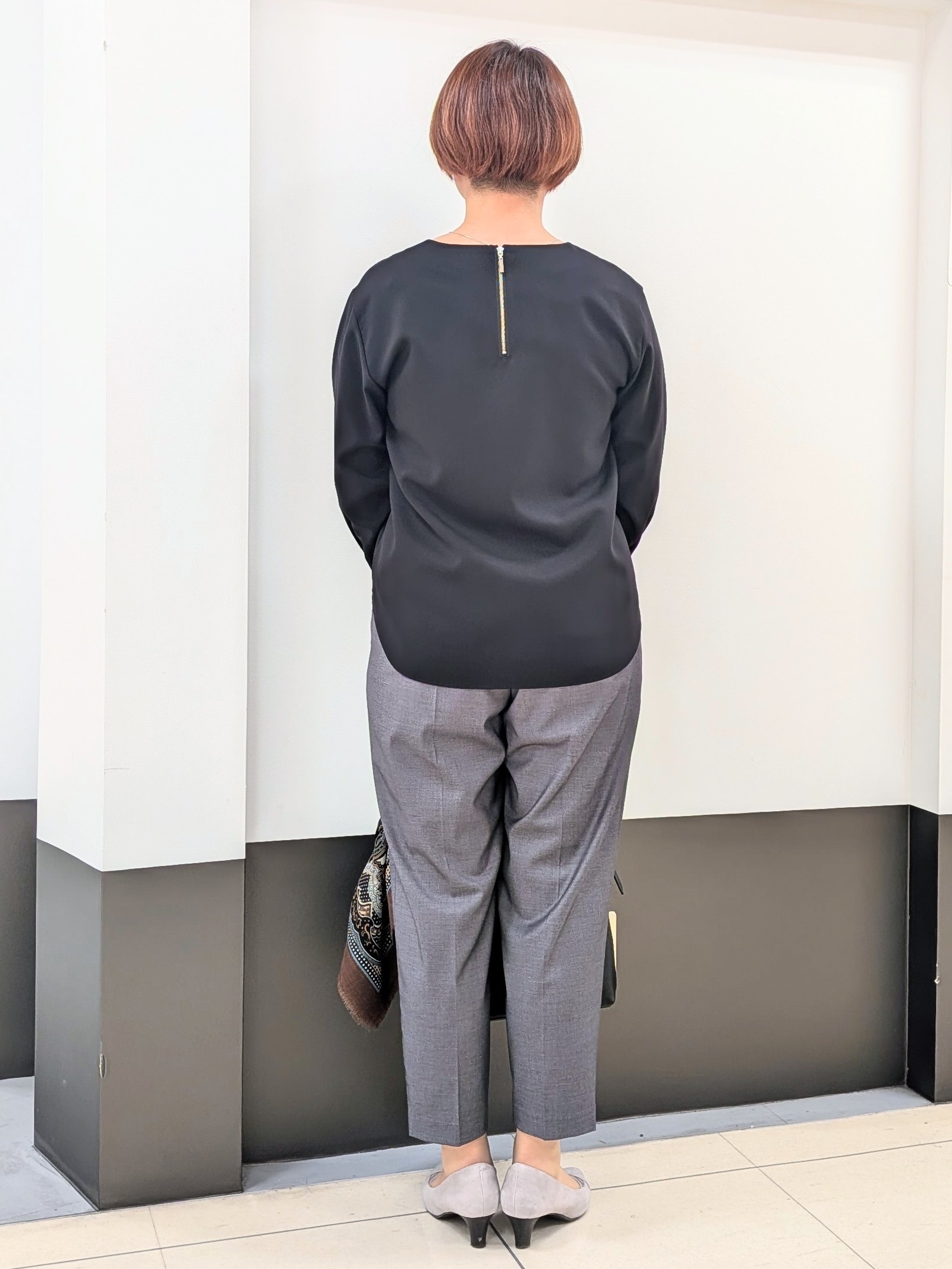 じゅりさんの「Reflect｜【通勤】きれいめラウンドネックブラウス」を使ったコーディネート