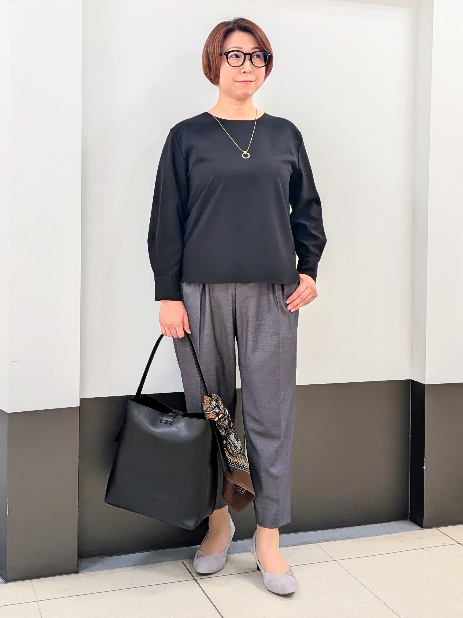 じゅりさんの「Reflect｜【通勤】きれいめラウンドネックブラウス」を使ったコーディネート