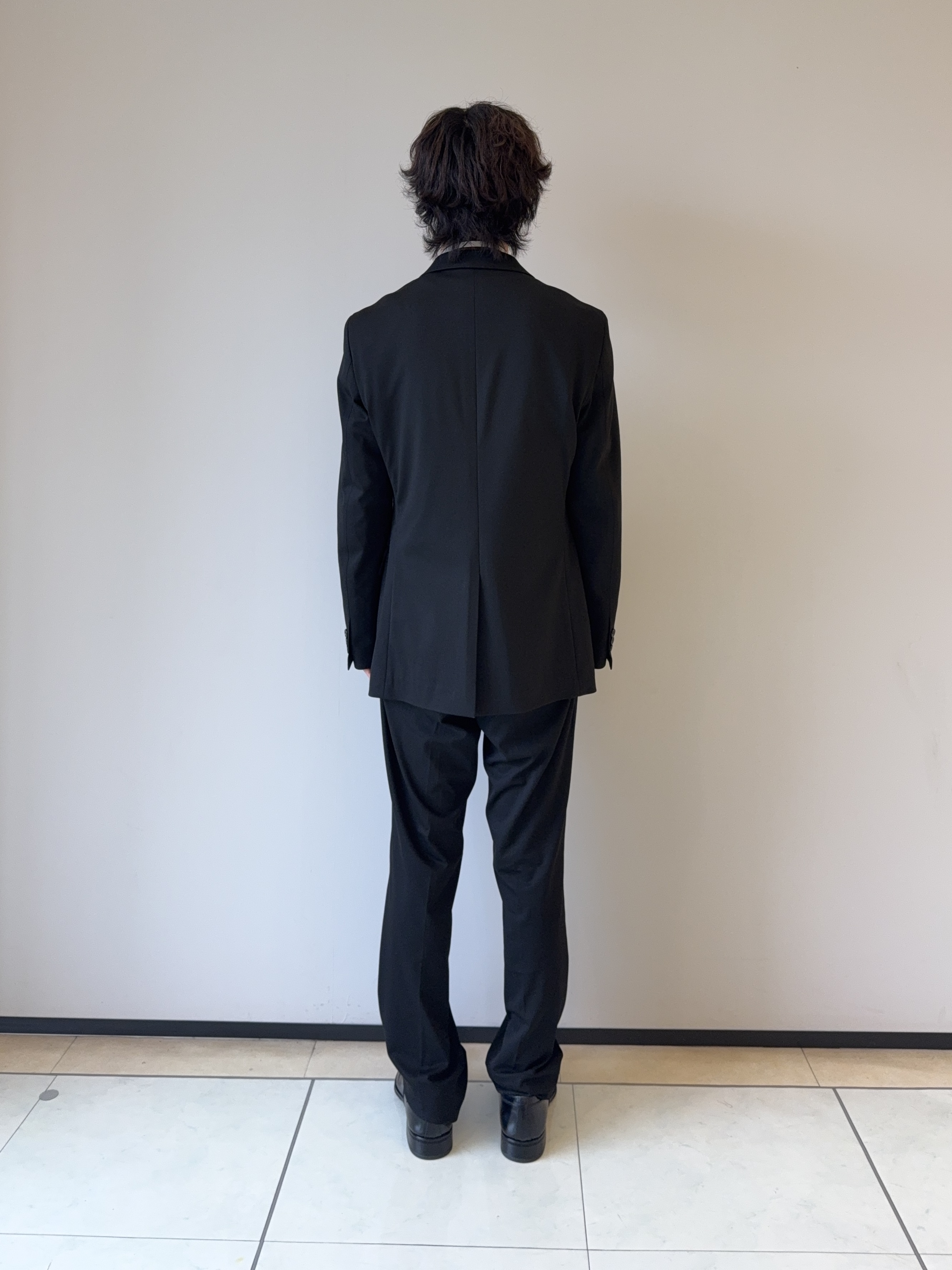 Neoさんの「TAKEO KIKUCHI｜【BOWLER HAT LABEL】CARREMANツイルジャージ スラックス」を使ったコーディネート