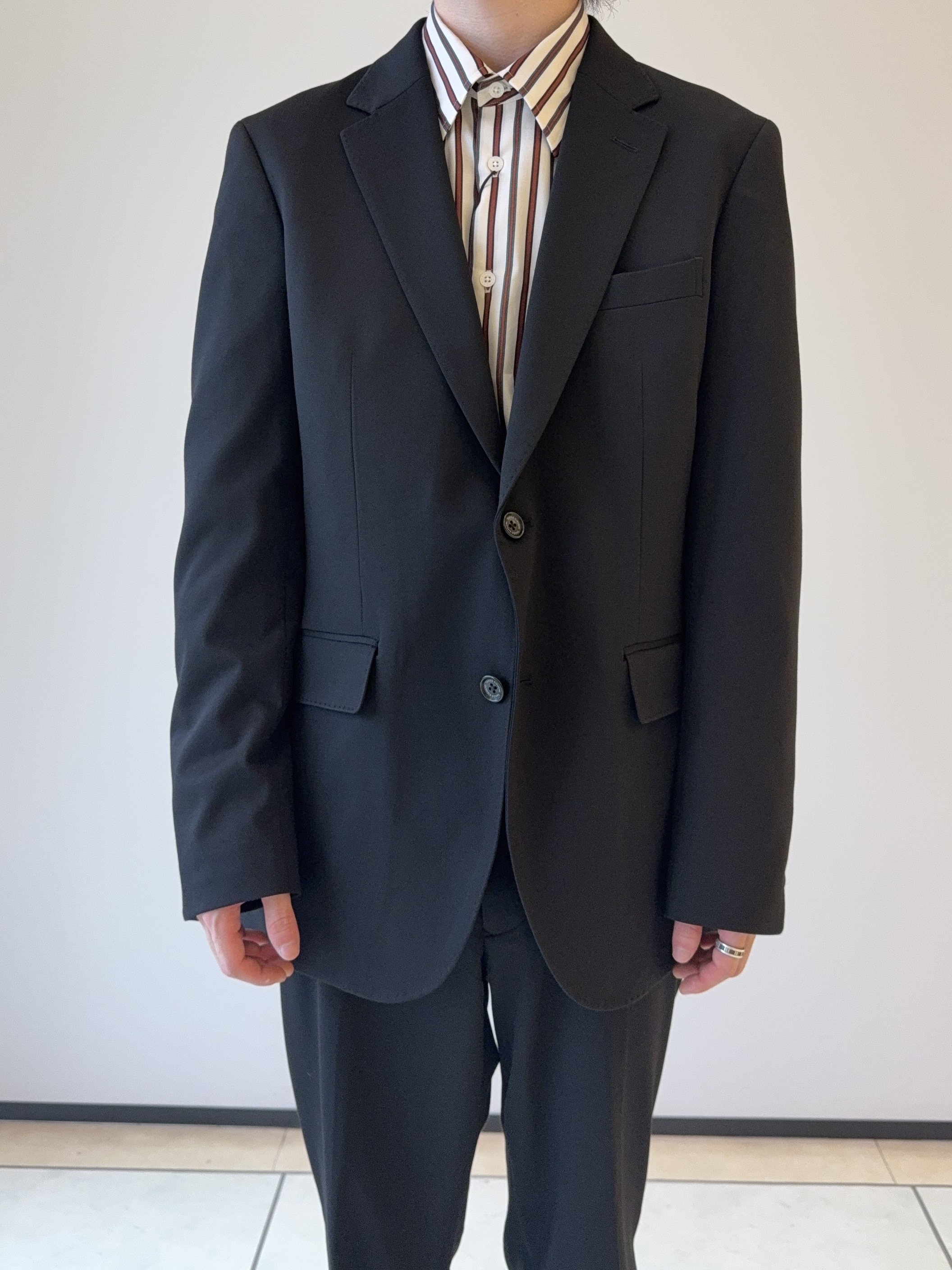 Neoさんの「TAKEO KIKUCHI｜【BOWLER HAT LABEL】CARREMANツイルジャージ スラックス」を使ったコーディネート