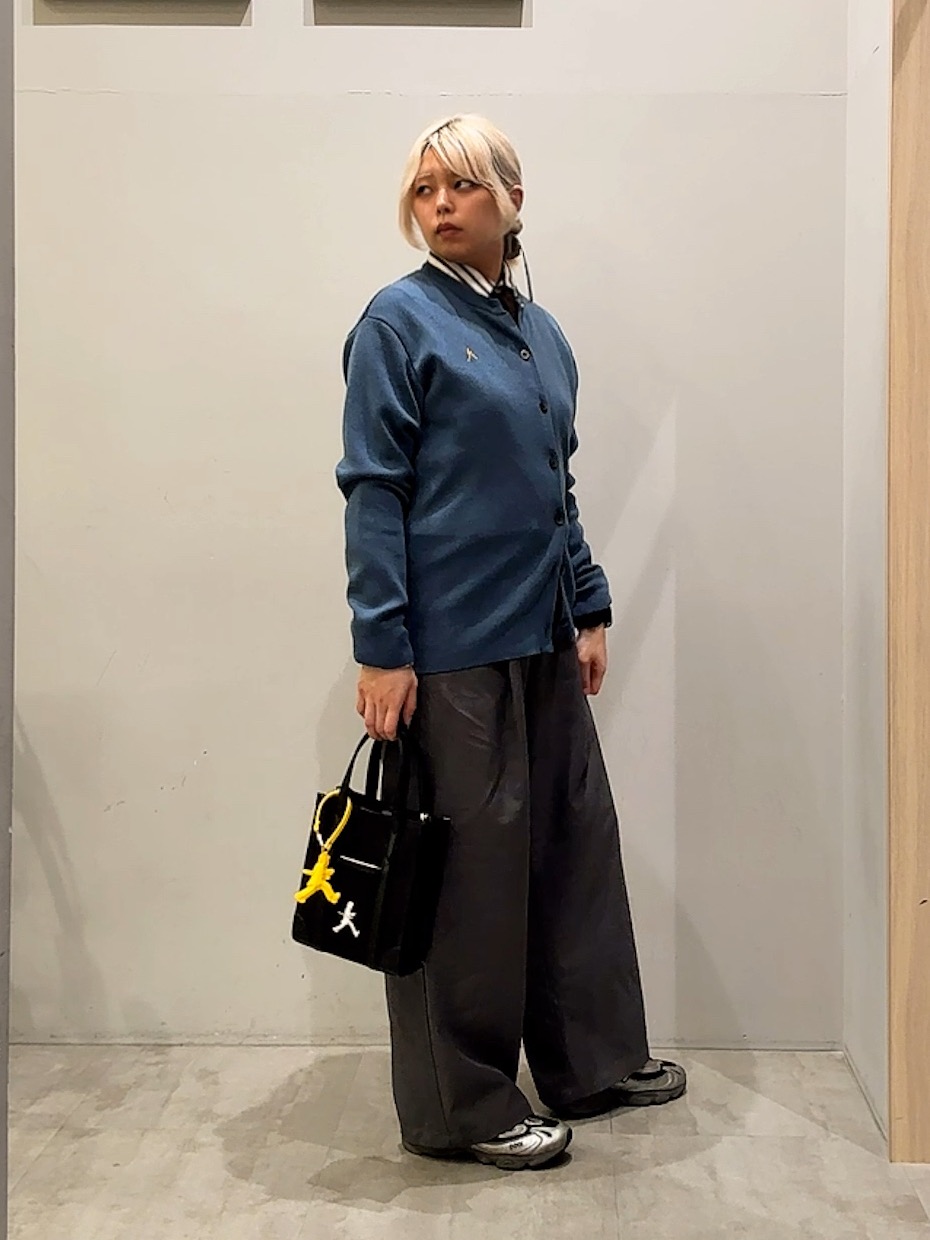 ユウナさんの「TAKEO KIKUCHI｜【BOWLER HAT LABEL】日本製オルタネートストライプシャツ」を使ったコーディネート