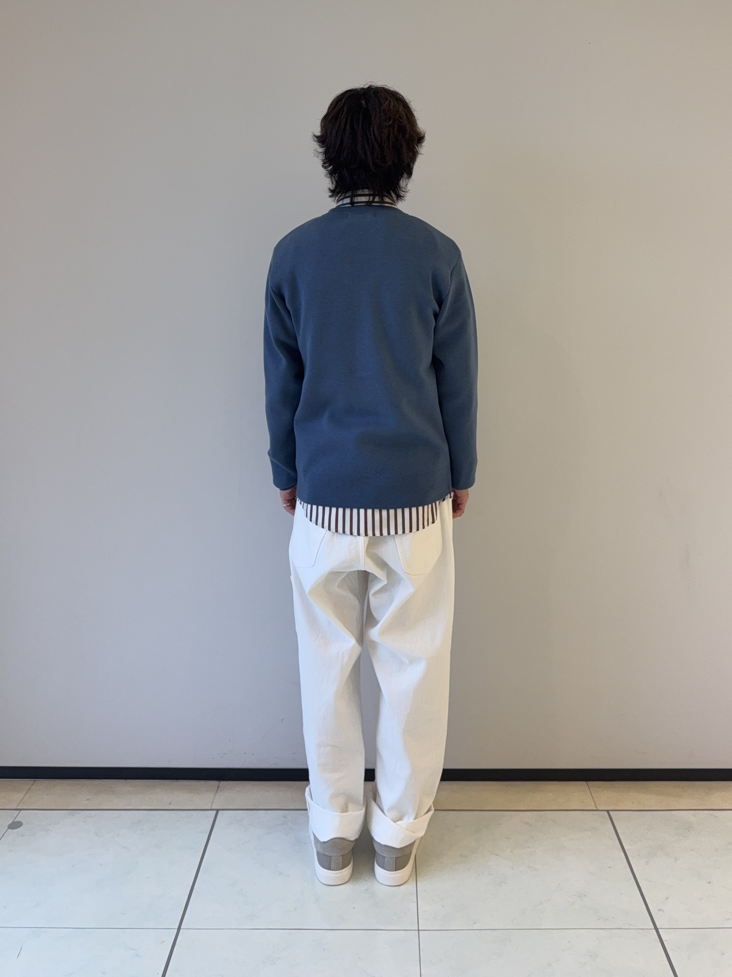 Neoさんの「TAKEO KIKUCHI｜【BOWLER HAT LABEL】日本製クルーネックカーディガン」を使ったコーディネート