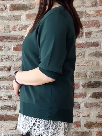 tokiさんの「THE SHOP TK｜【秋始めにちょうどいい/毛玉防止】すっきりVネック秋色6分袖ニット」を使ったコーディネート