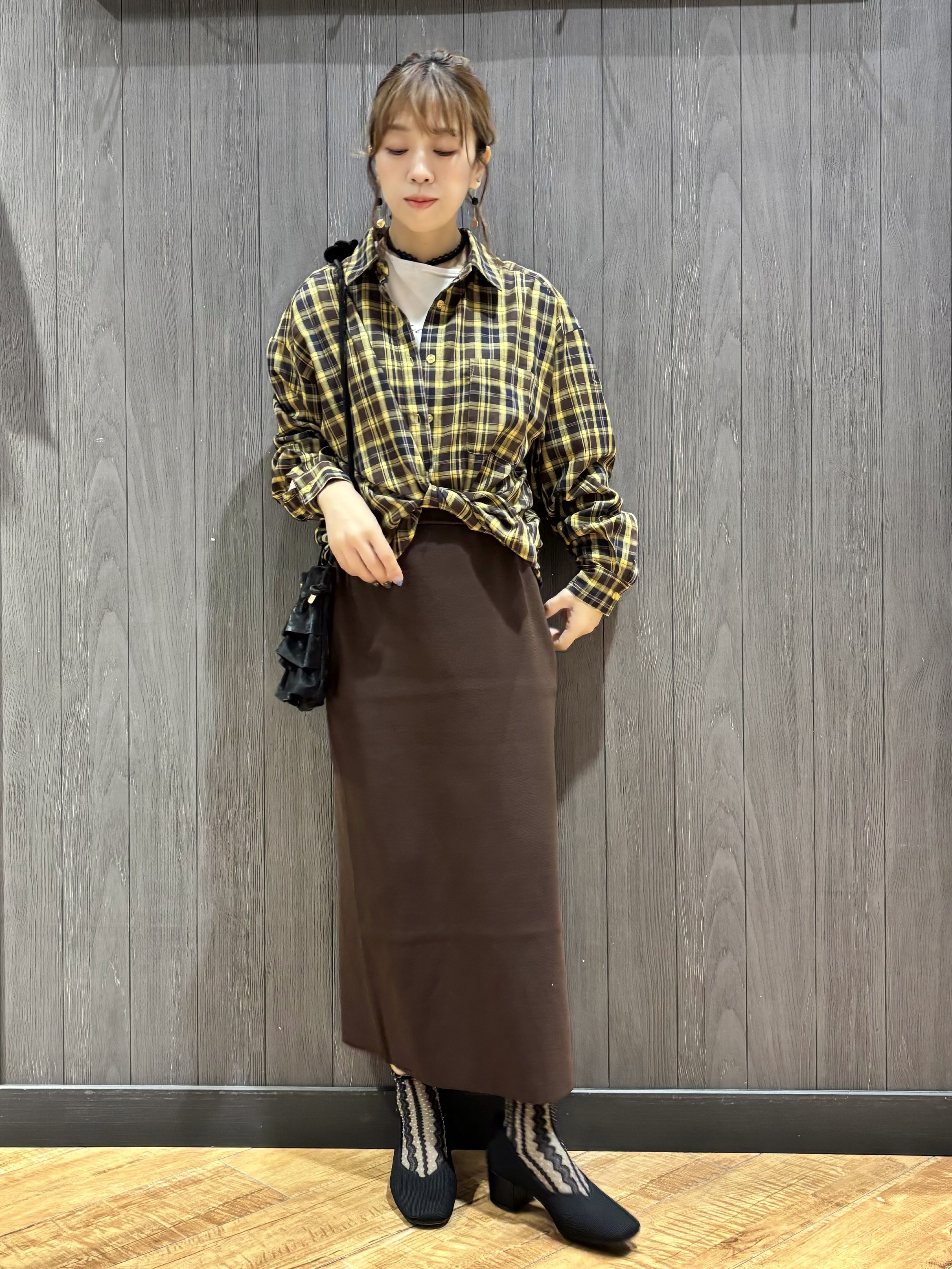 meiさんの「SHOO･LA･RUE｜【洗濯後しわになりにくい/S-LL】選べる6パターン 羽織としても活躍する ベーシックシャツ」を使ったコーディネート