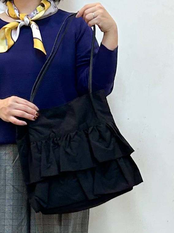 haruさんの「SHOO･LA･RUE｜【毛玉になりにくい】パール調ボタンが女性らしさをプラス ガーター切替 7分袖ドルマンニット」を使ったコーディネート