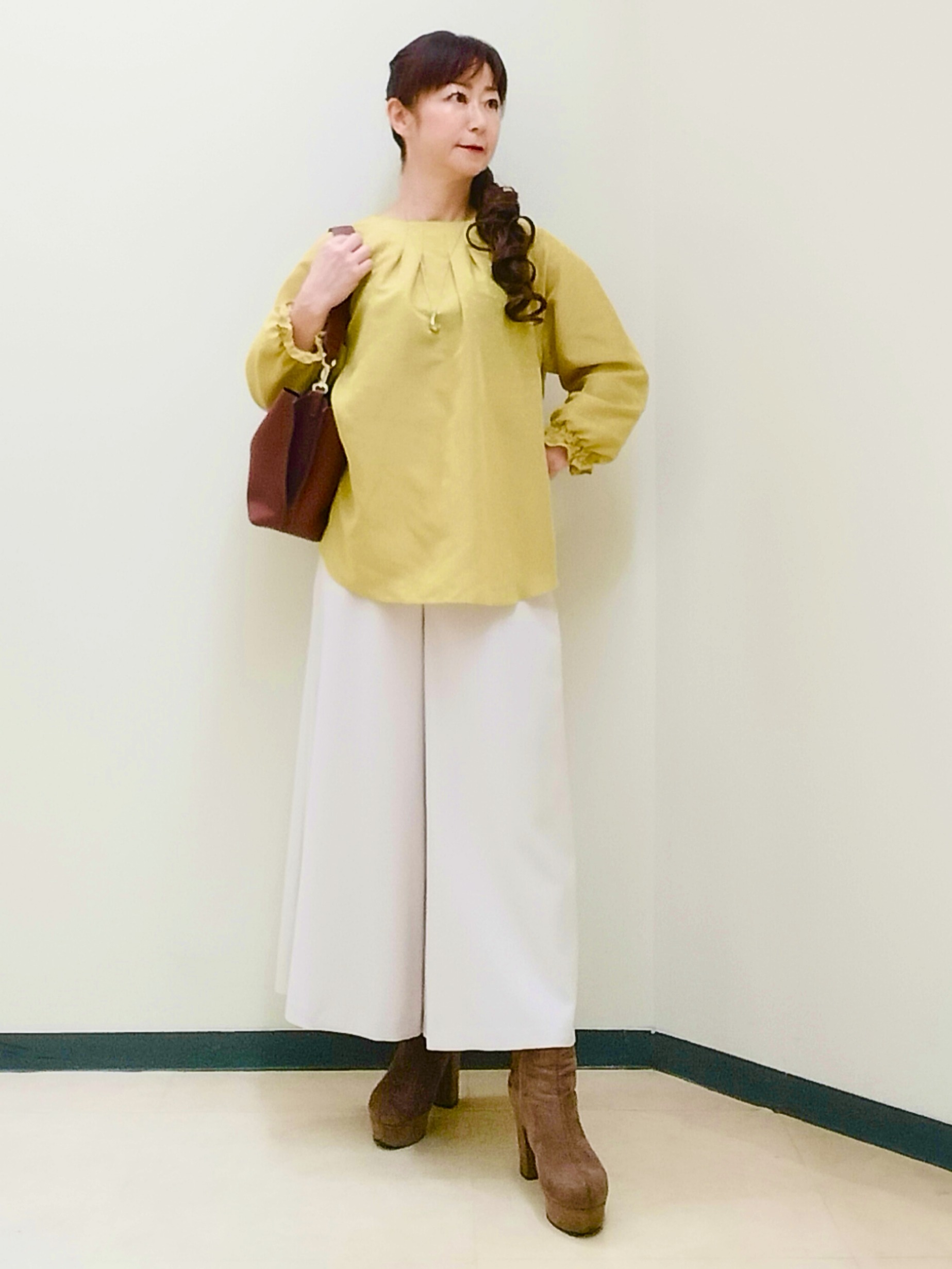 花さんの「Reflect｜タックデザイン ラグランスリーブブラウス」を使ったコーディネート