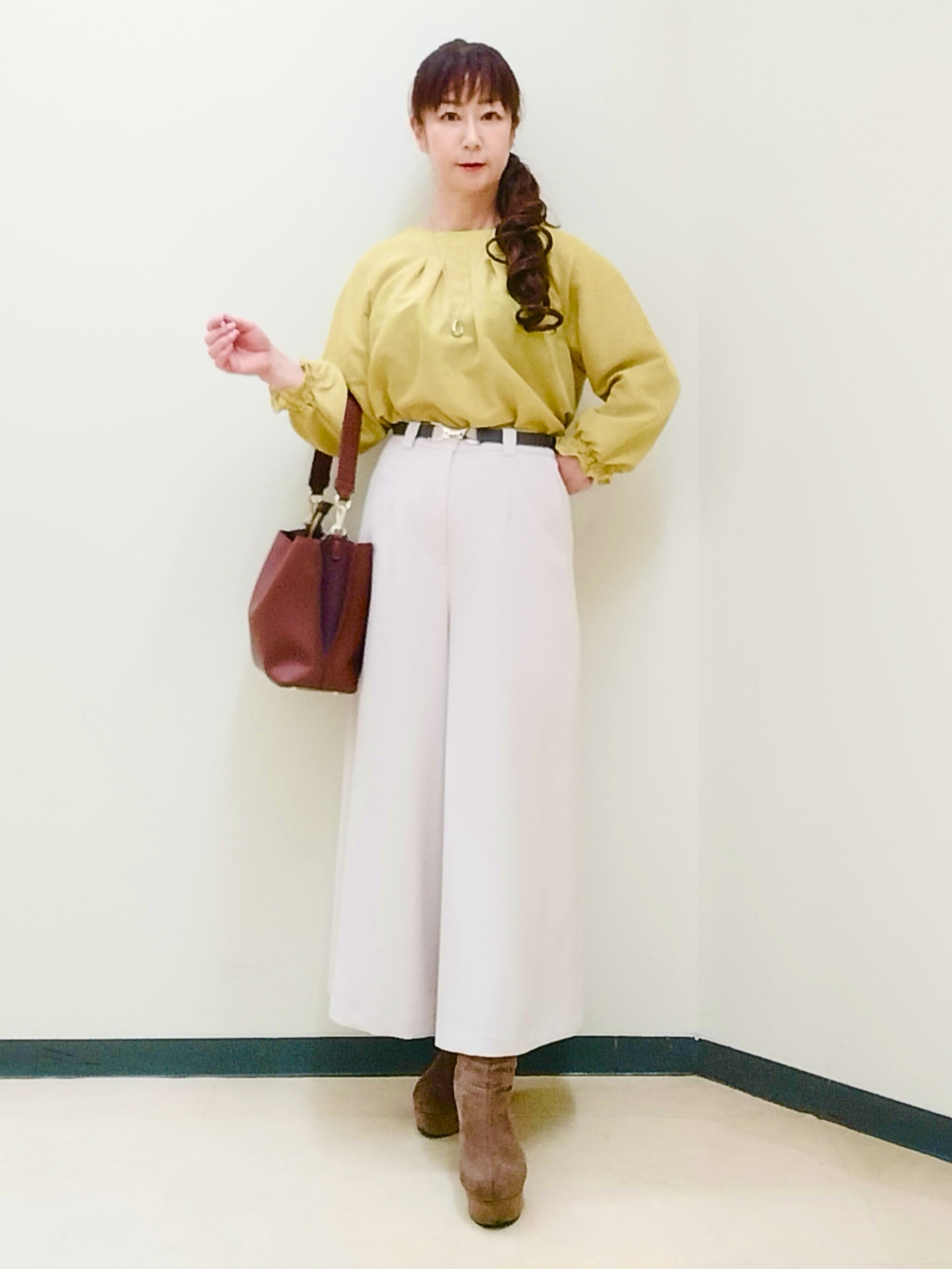 花さんの「Reflect｜タックデザイン ラグランスリーブブラウス」を使ったコーディネート