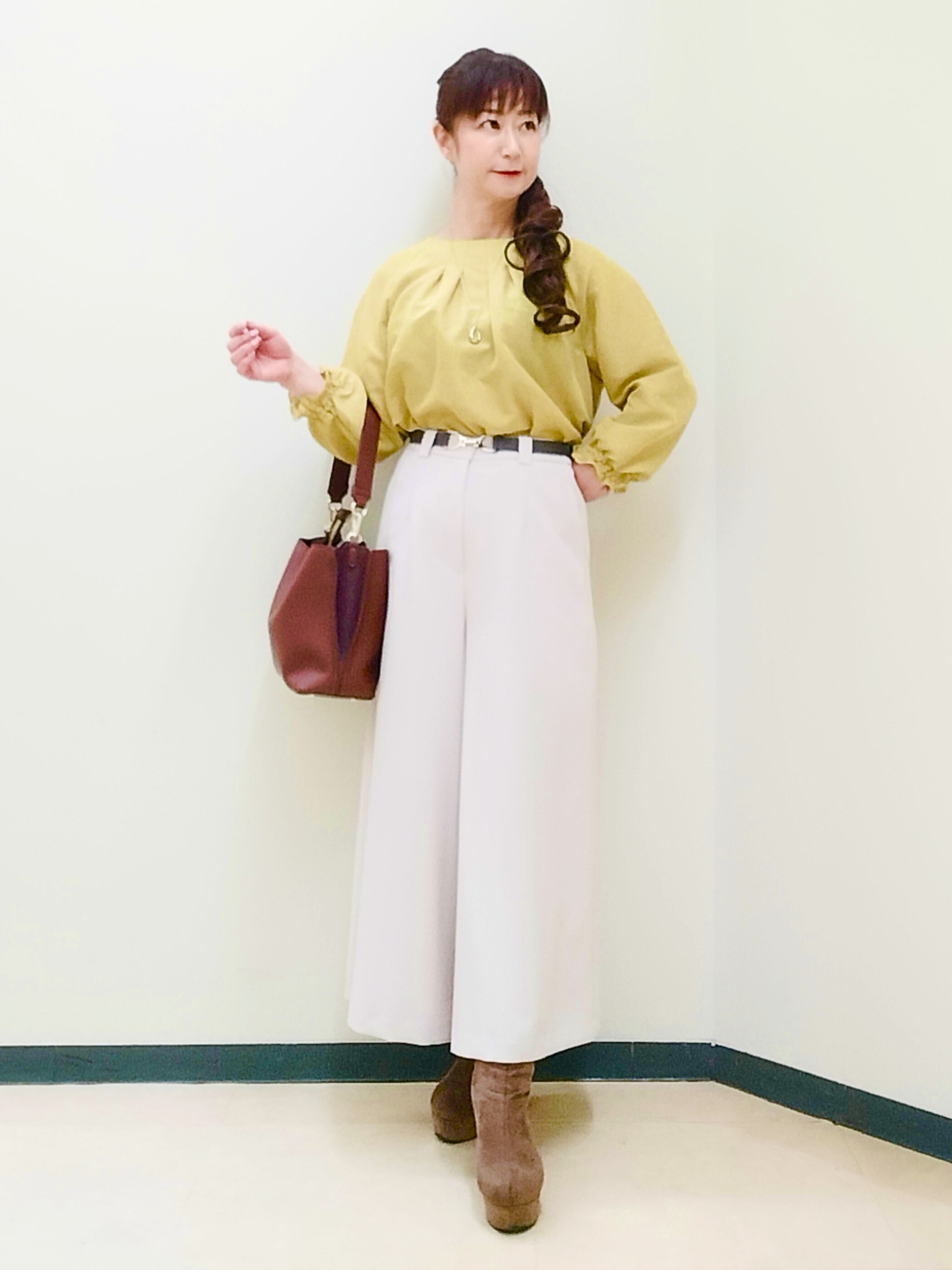 花さんの「Reflect｜タックデザイン ラグランスリーブブラウス」を使ったコーディネート