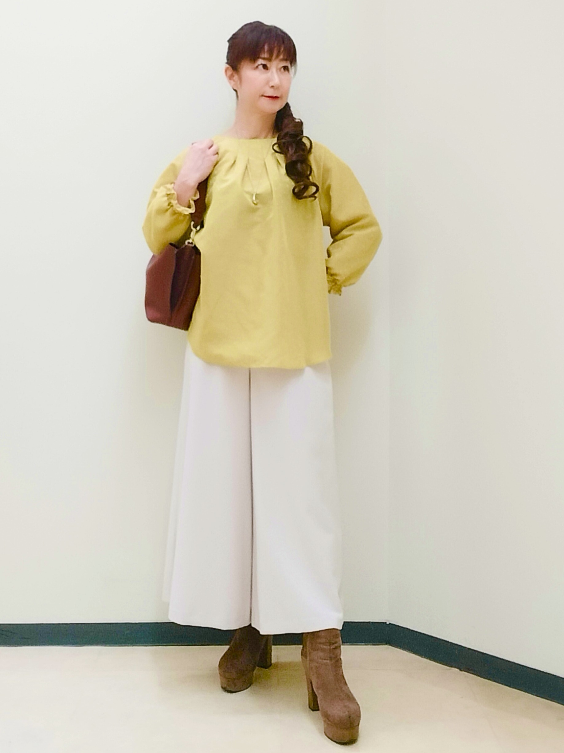 花さんの「Reflect｜タックデザイン ラグランスリーブブラウス」を使ったコーディネート