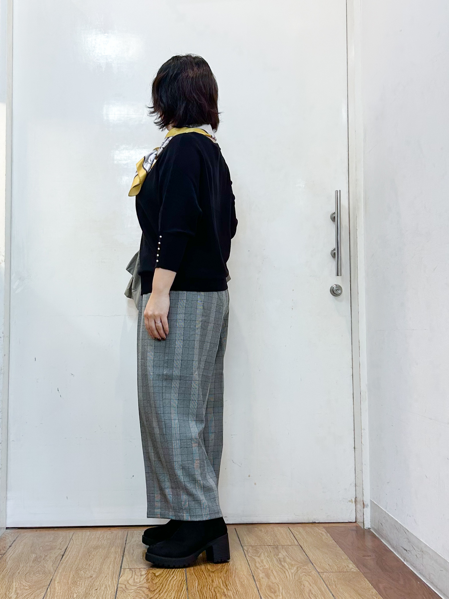 haruさんの「SHOO･LA･RUE｜【毛玉になりにくい】パール調ボタンが女性らしさをプラス ガーター切替 7分袖ドルマンニット」を使ったコーディネート