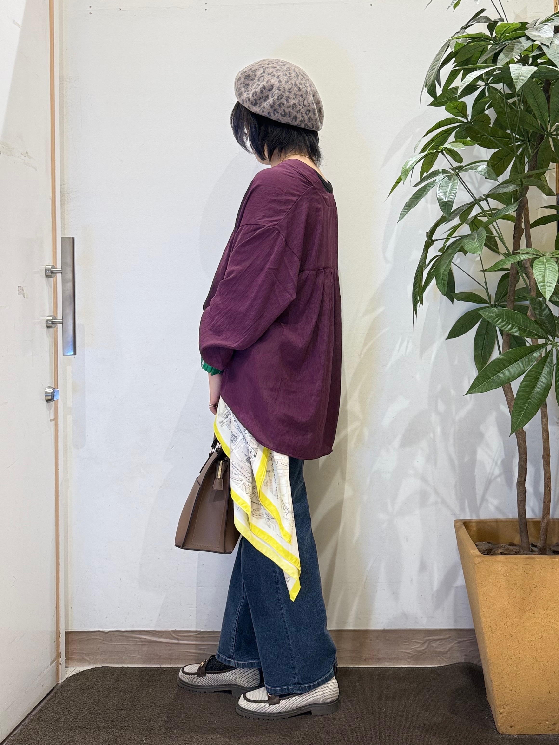misakiさんの「SHOO･LA･RUE｜【S-LL/洗濯機可】着痩せシルエット シャーリングシャツカーディガン」を使ったコーディネート