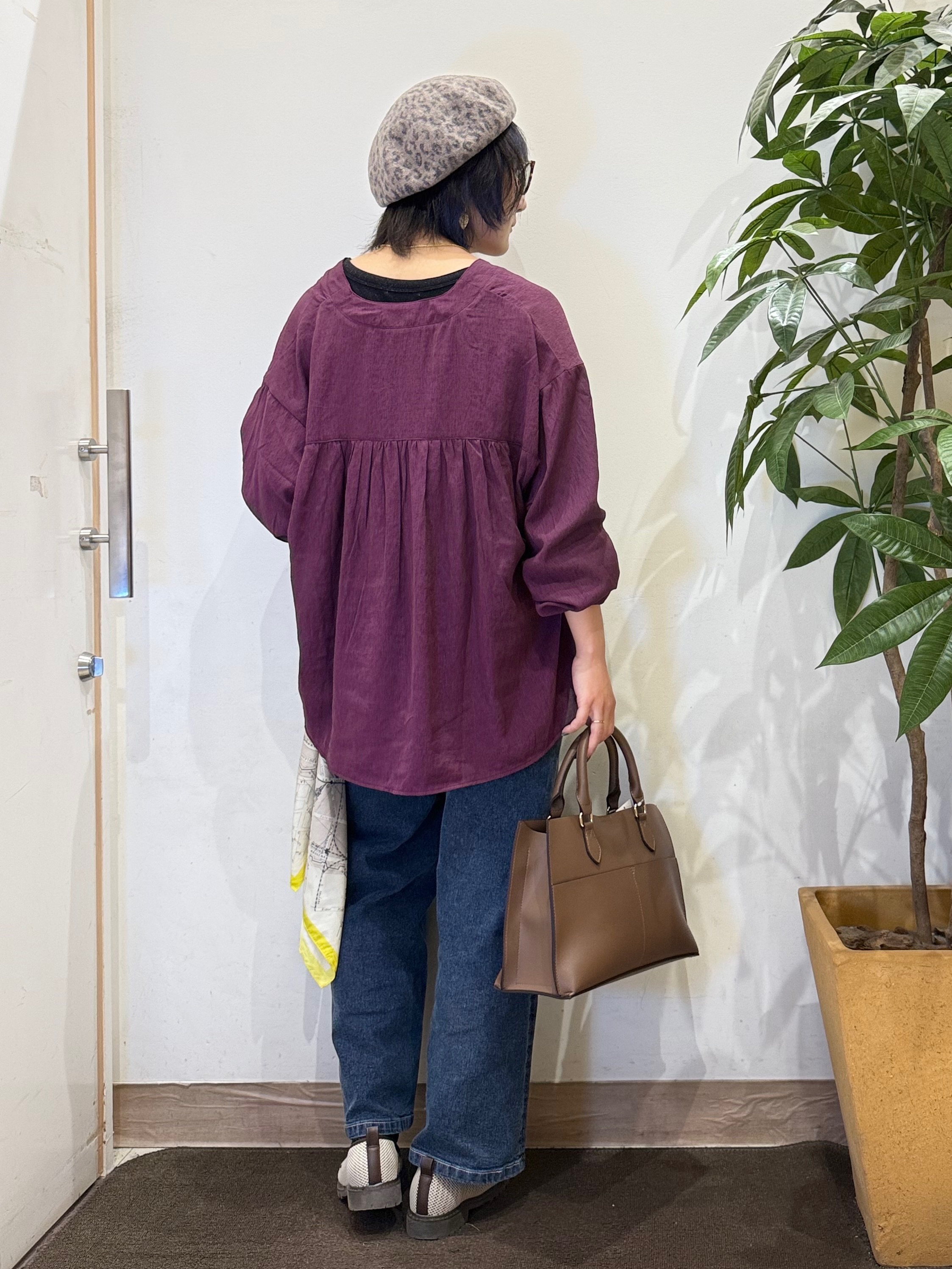 misakiさんの「SHOO･LA･RUE｜【S-LL/洗濯機可】着痩せシルエット シャーリングシャツカーディガン」を使ったコーディネート