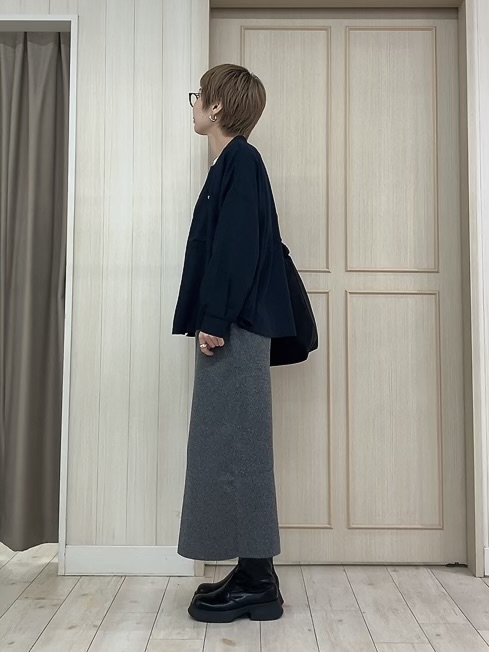 Turnerさんの「SHOO･LA･RUE｜【洗濯後しわになりにくい/S-LL】キーネック金ボタンポケットシャツ」を使ったコーディネート