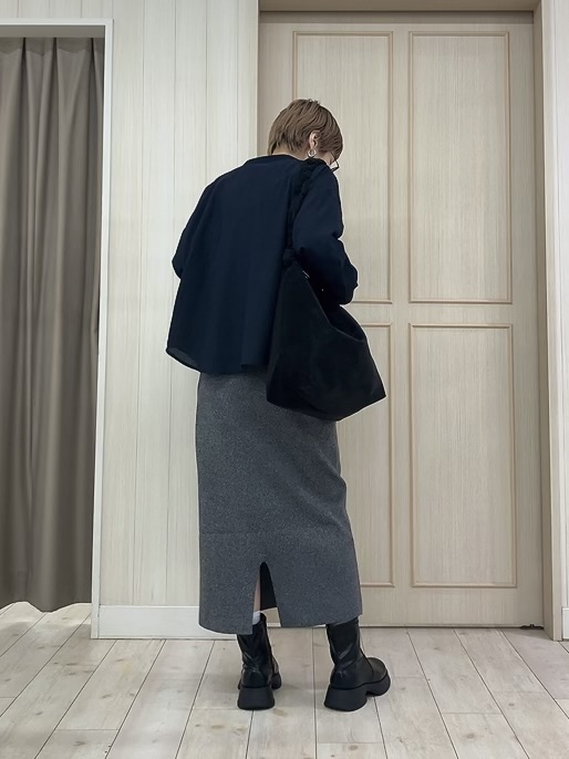 Turnerさんの「SHOO･LA･RUE｜【洗濯後しわになりにくい/S-LL】キーネック金ボタンポケットシャツ」を使ったコーディネート