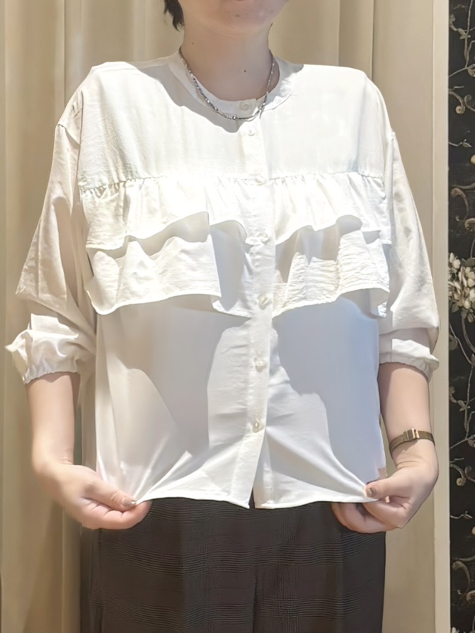 たみさんの「SHOO･LA･RUE｜【S-LL/洗濯機可】1枚で華やか ティアードフリルブラウス」を使ったコーディネート