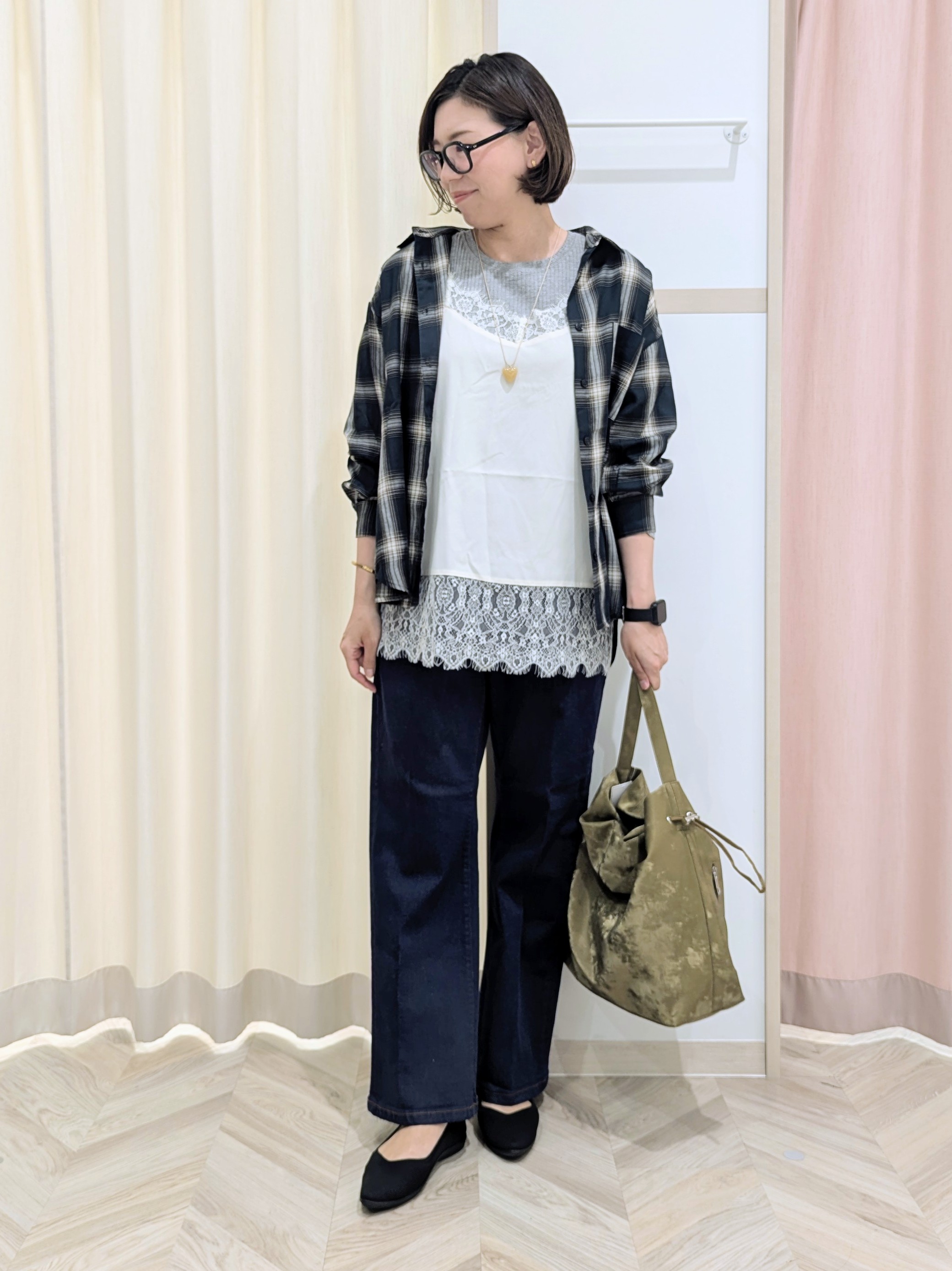 miyuさんの「SHOO･LA･RUE｜【洗濯後しわになりにくい/S-LL】選べる6パターン 羽織としても活躍する ベーシックシャツ」を使ったコーディネート