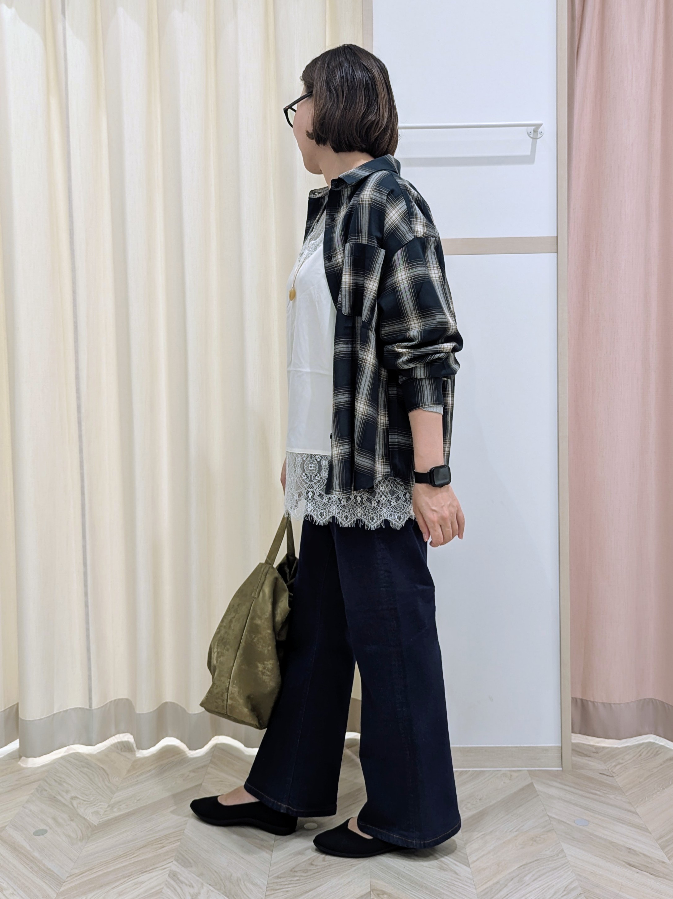 miyuさんの「SHOO･LA･RUE｜【洗濯後しわになりにくい/S-LL】選べる6パターン 羽織としても活躍する ベーシックシャツ」を使ったコーディネート
