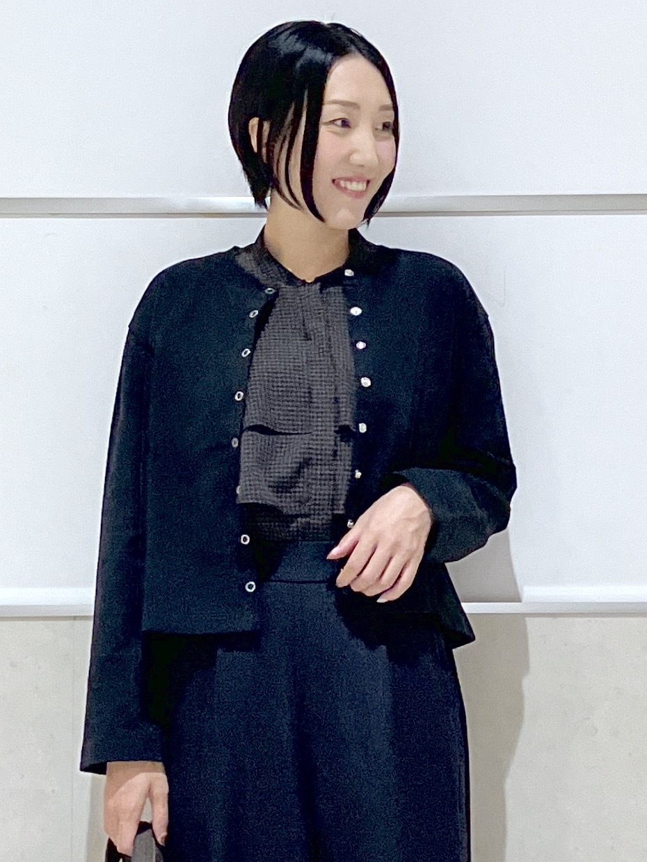 eriko さんの「Dessin｜【秋羽織り/洗える】ハウンドトゥースフリルブラウス」を使ったコーディネート