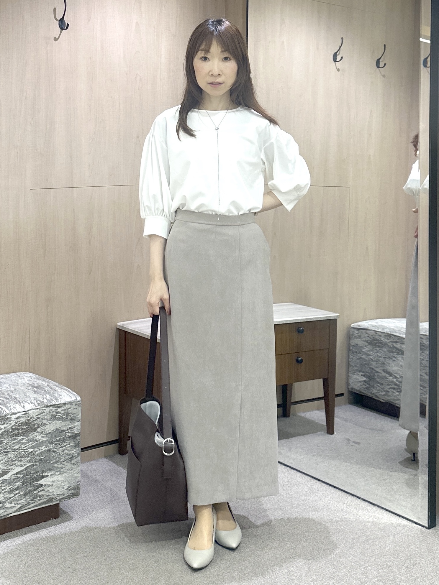 Miwaさんの「UNTITLED｜【楽にきれい見え/体型カバー】パフスリーブジャージトップス」を使ったコーディネート