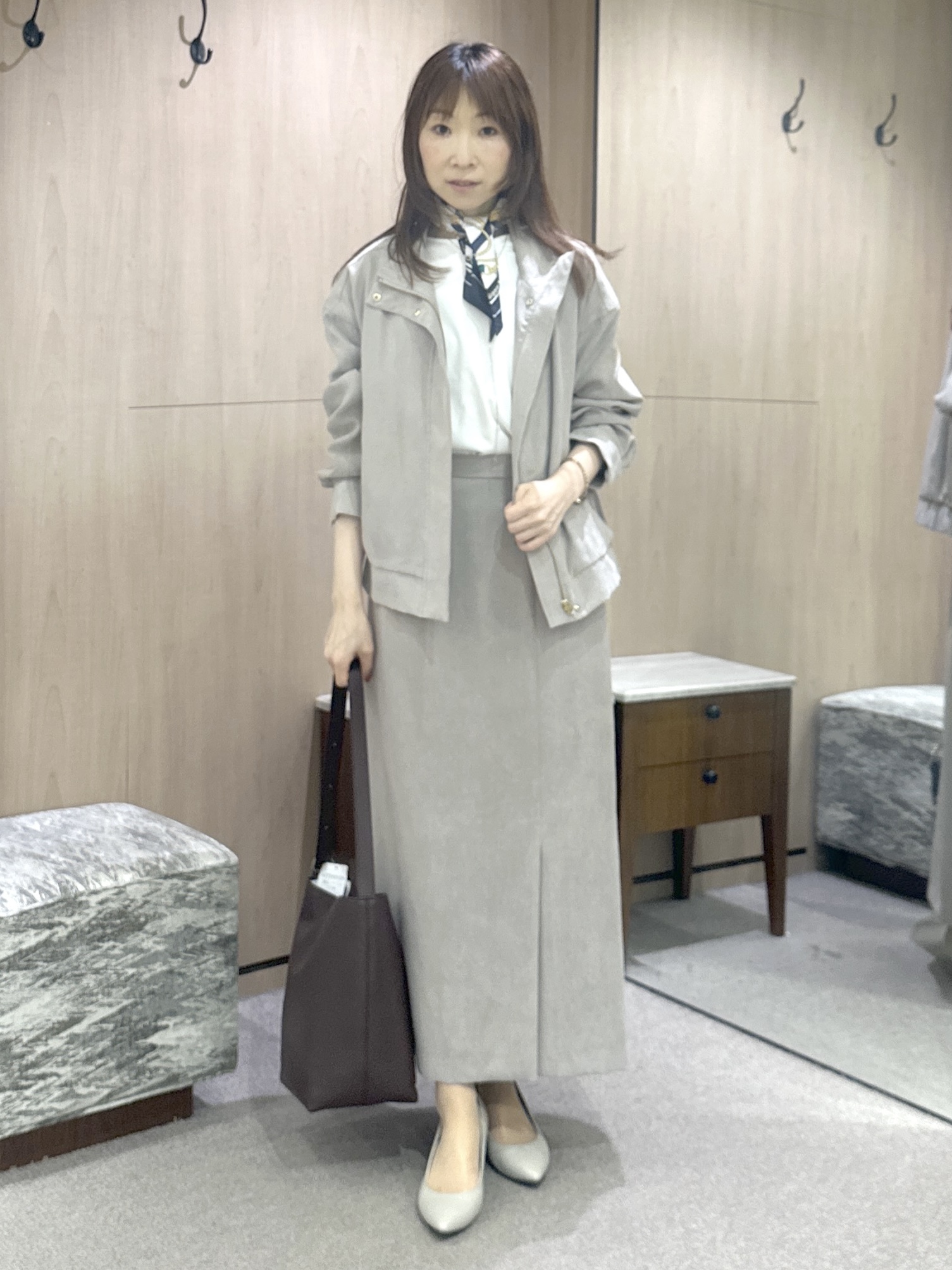 Miwaさんの「UNTITLED｜【楽にきれい見え/体型カバー】パフスリーブジャージトップス」を使ったコーディネート