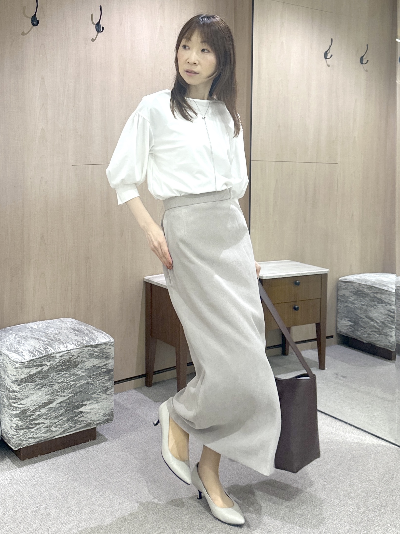 Miwaさんの「UNTITLED｜【楽にきれい見え/体型カバー】パフスリーブジャージトップス」を使ったコーディネート