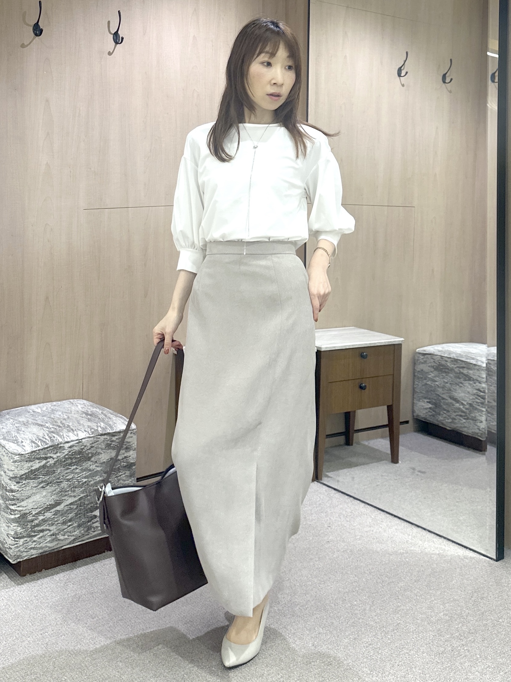 Miwaさんの「UNTITLED｜【楽にきれい見え/体型カバー】パフスリーブジャージトップス」を使ったコーディネート