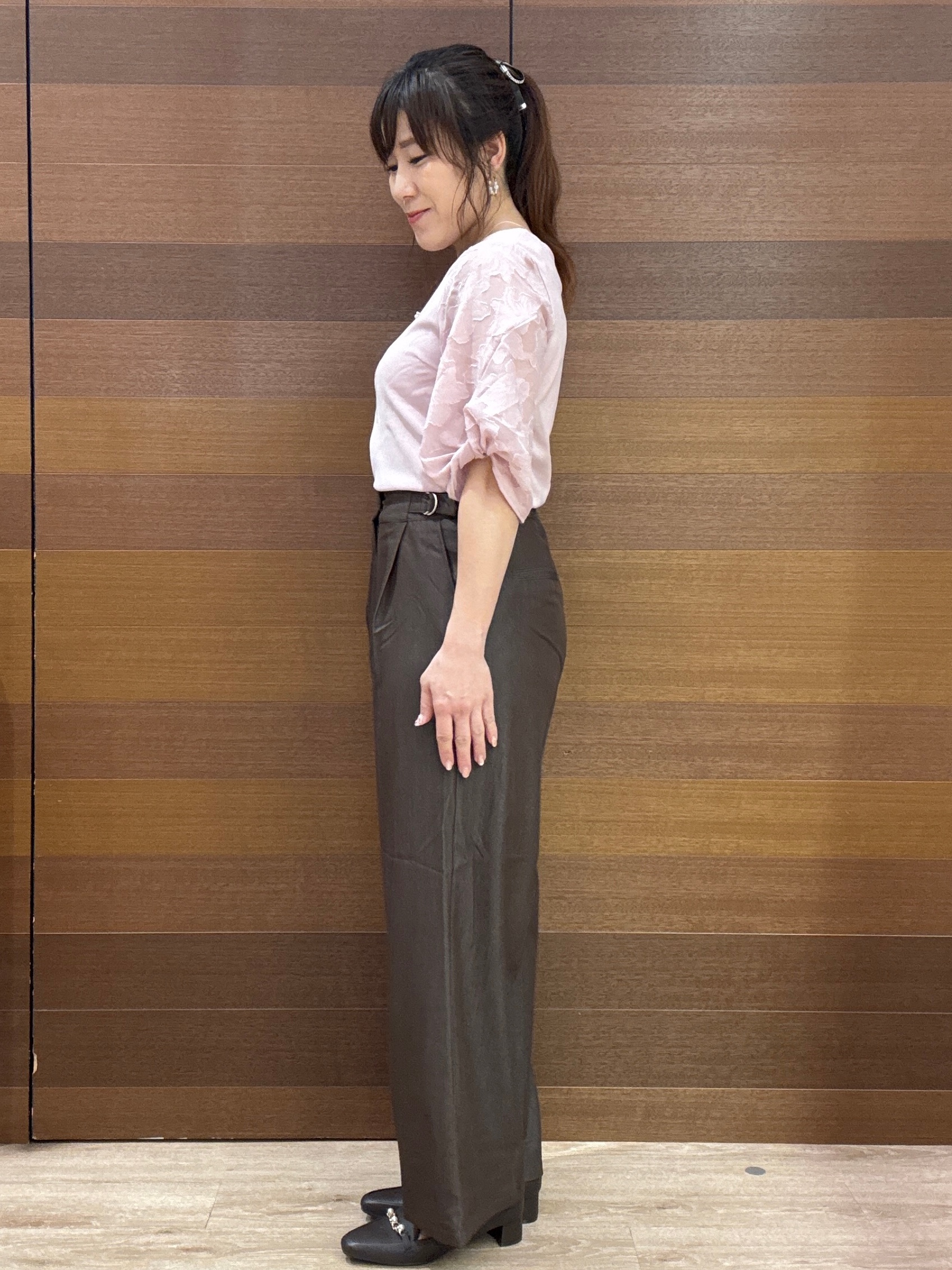 maichiさんの「OPAQUE.CLIP｜花柄ジャカード５分袖トップス《接触冷感／UVケア／洗濯機OK》」を使ったコーディネート