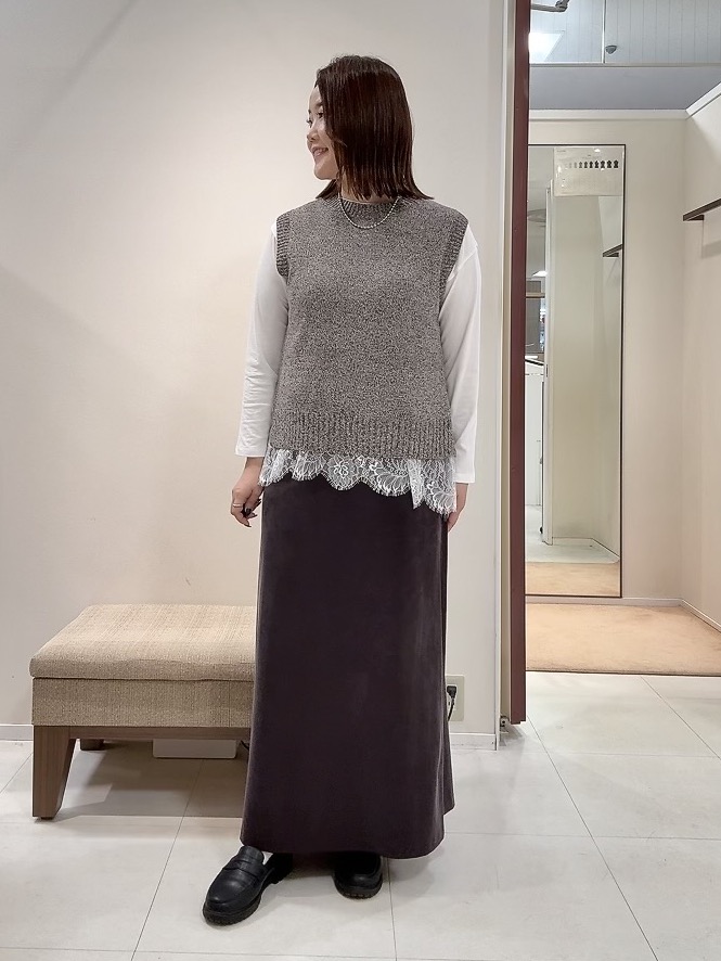 YUIさんの「UNTITLED｜【5色展開/手洗い可】ローシルクウールニットベスト」を使ったコーディネート