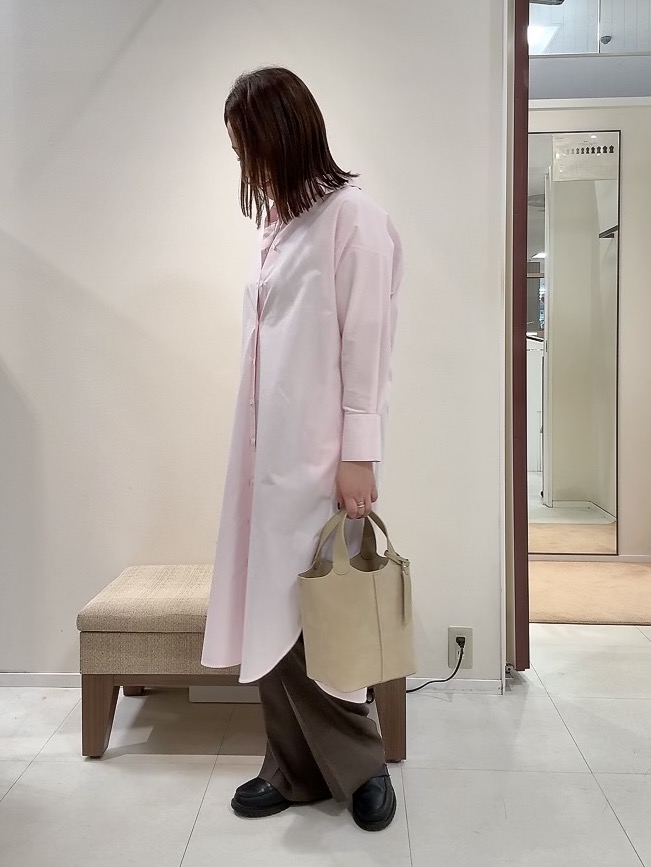 YUIさんの「UNTITLED｜ロングシャツワンピース」を使ったコーディネート