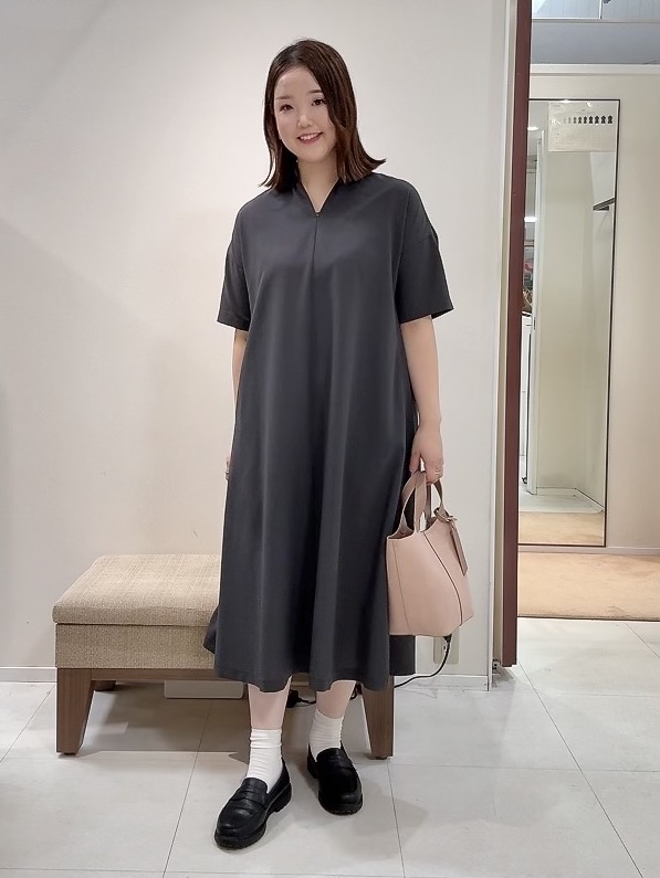 YUIさんの「UNTITLED｜【初秋も活躍/UVカット/接触冷感】エアリークールワンピース」を使ったコーディネート