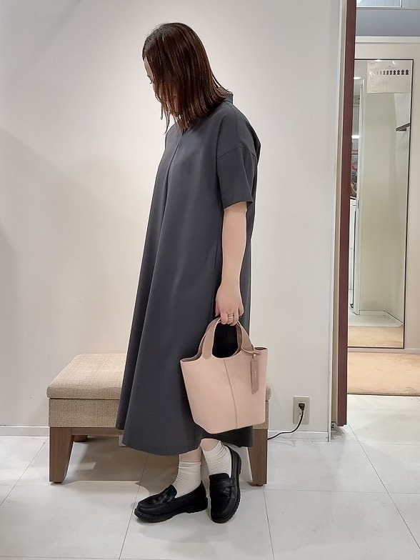 YUIさんの「UNTITLED｜【初秋も活躍/UVカット/接触冷感】エアリークールワンピース」を使ったコーディネート