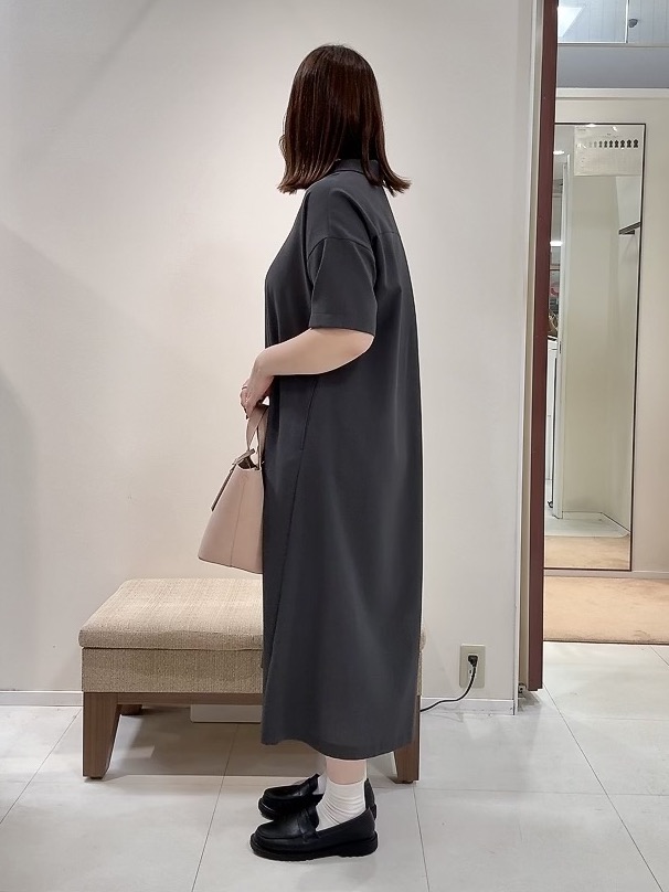YUIさんの「UNTITLED｜【初秋も活躍/UVカット/接触冷感】エアリークールワンピース」を使ったコーディネート