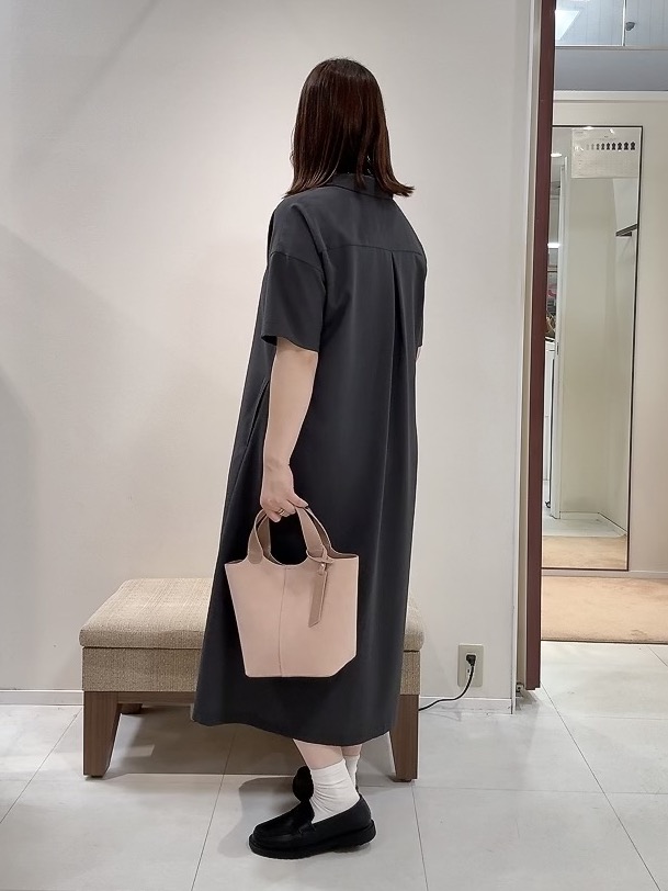 YUIさんの「UNTITLED｜【初秋も活躍/UVカット/接触冷感】エアリークールワンピース」を使ったコーディネート