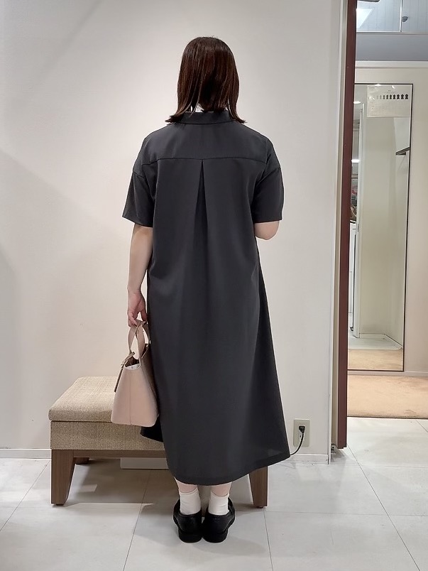 YUIさんの「UNTITLED｜【初秋も活躍/UVカット/接触冷感】エアリークールワンピース」を使ったコーディネート